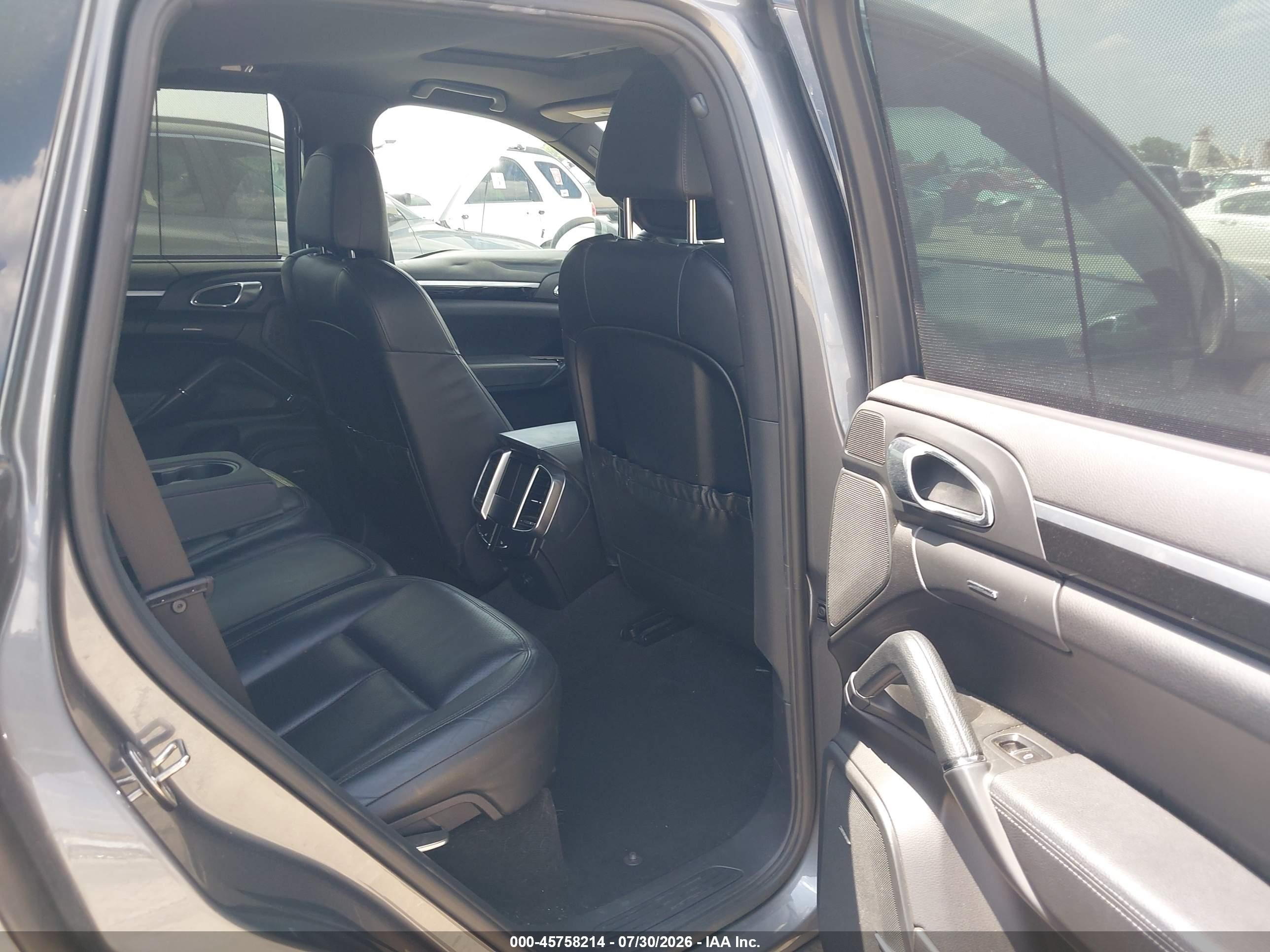 2012 Porsche Cayenne   Gray vin: WP1AA2A22CLA02301