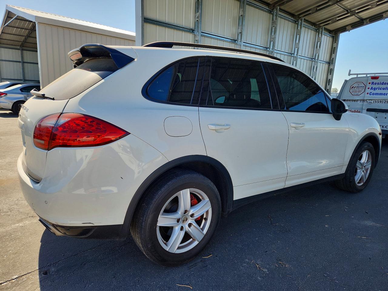 2012 Porsche Cayenne White vin: WP1AA2A22CLA03769