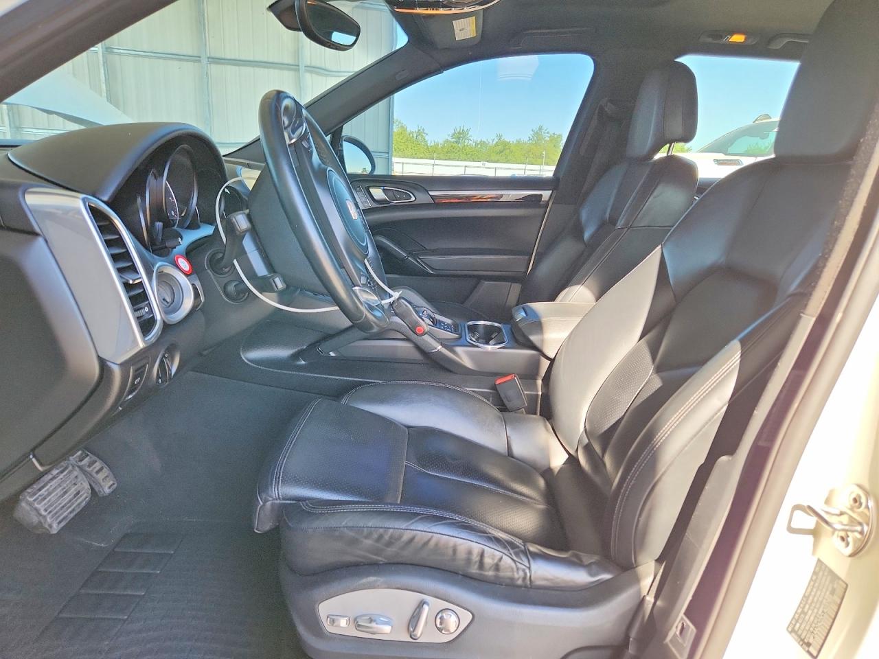 2012 Porsche Cayenne White vin: WP1AA2A22CLA03769