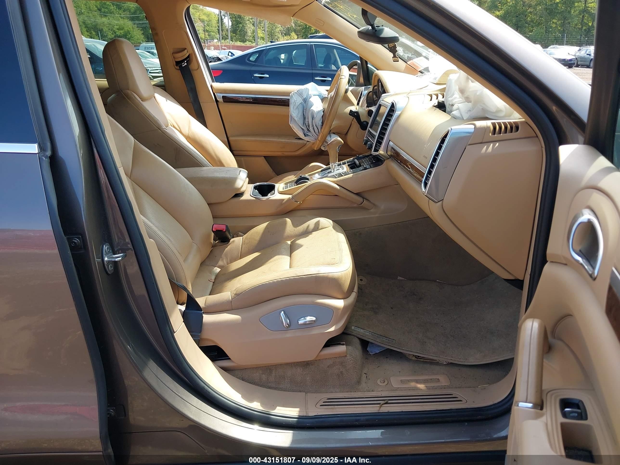 2012 Porsche Cayenne   Gold vin: WP1AA2A23CLA06583