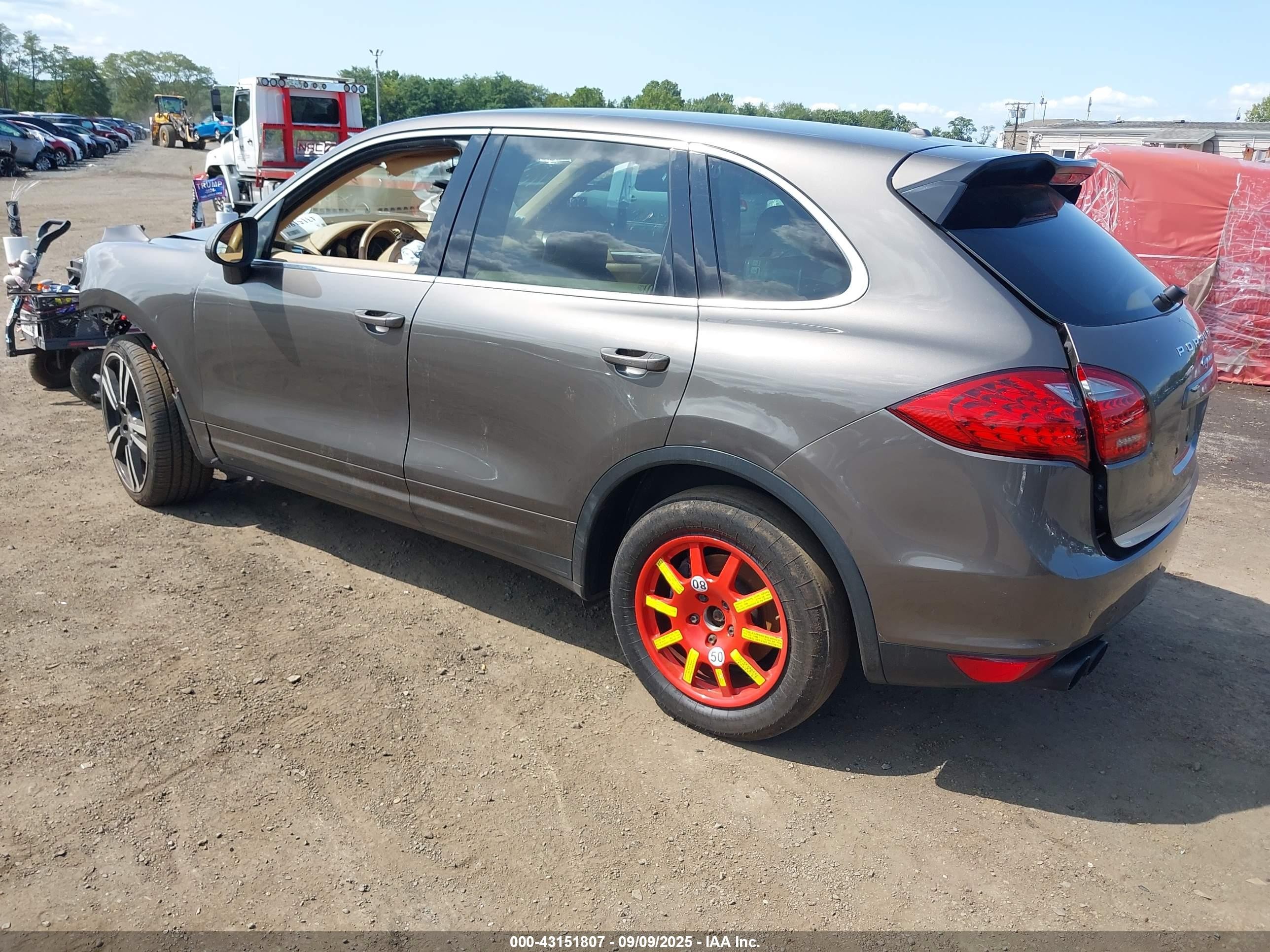 2012 Porsche Cayenne   Gold vin: WP1AA2A23CLA06583