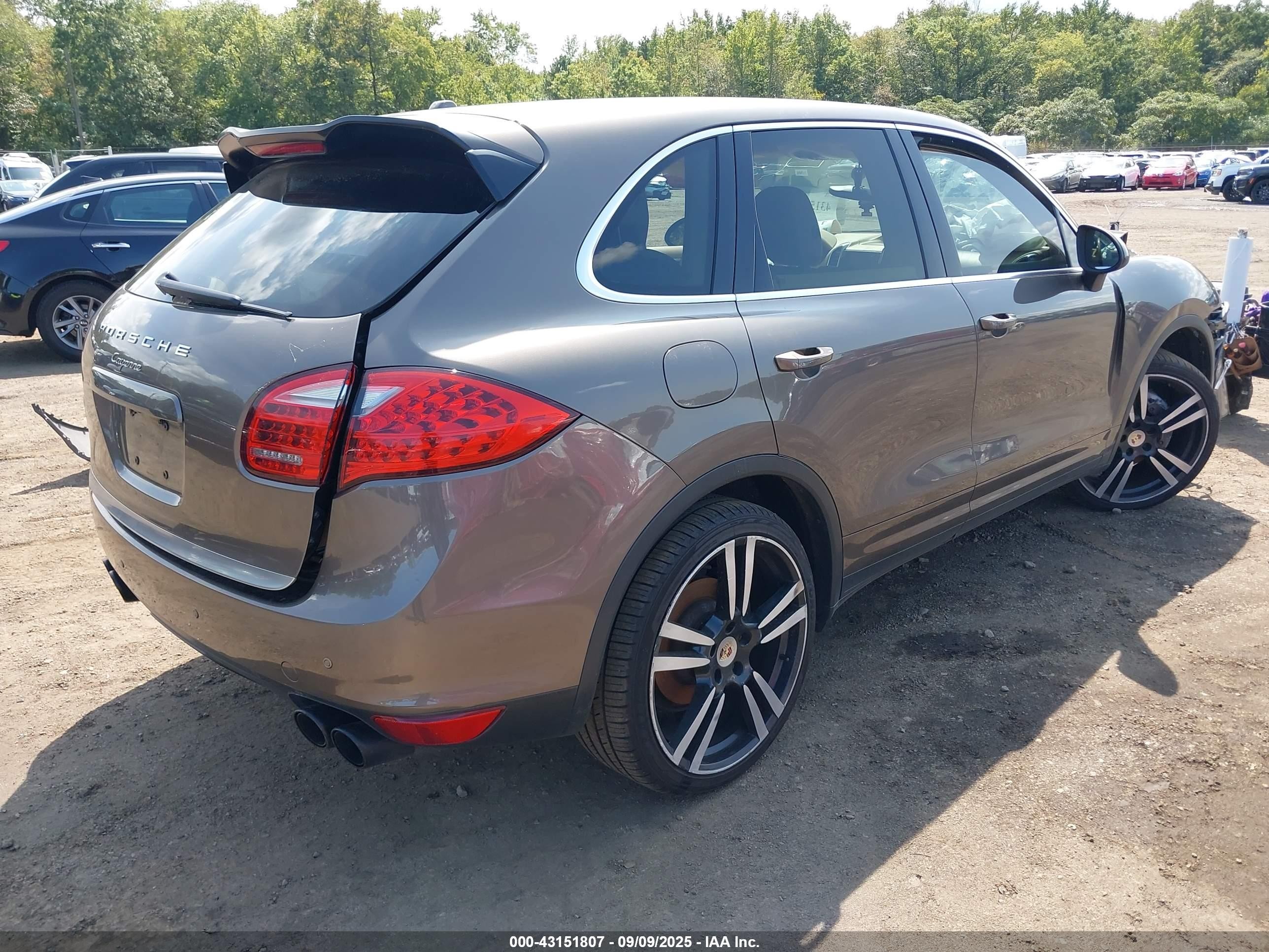 2012 Porsche Cayenne   Gold vin: WP1AA2A23CLA06583