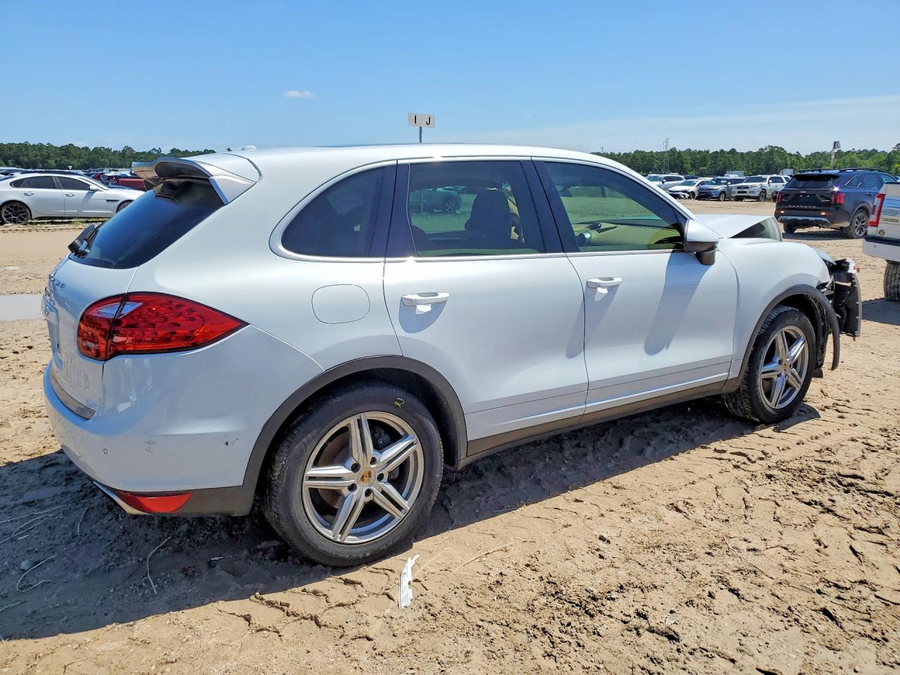 2014 Porsche Cayenne White vin: WP1AA2A23ELA95915