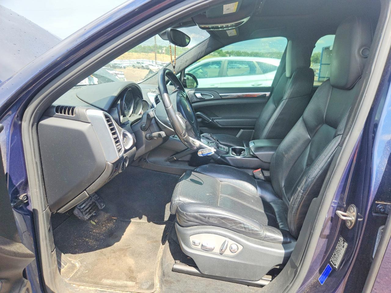 2011 Porsche Cayenne Blue vin: WP1AA2A24BLA09460
