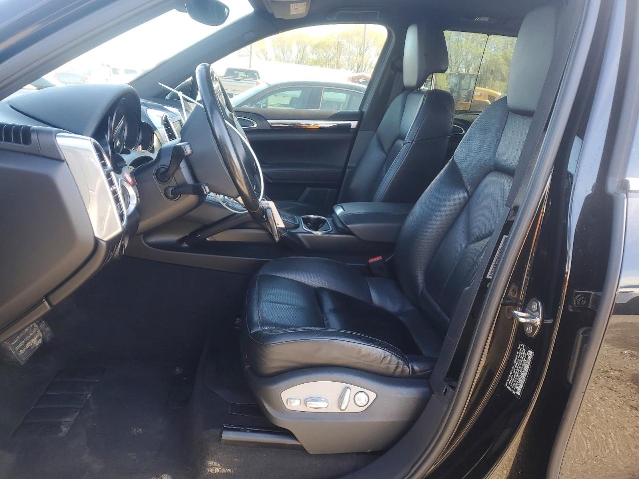 2012 Porsche Cayenne Black vin: WP1AA2A24CLA02624