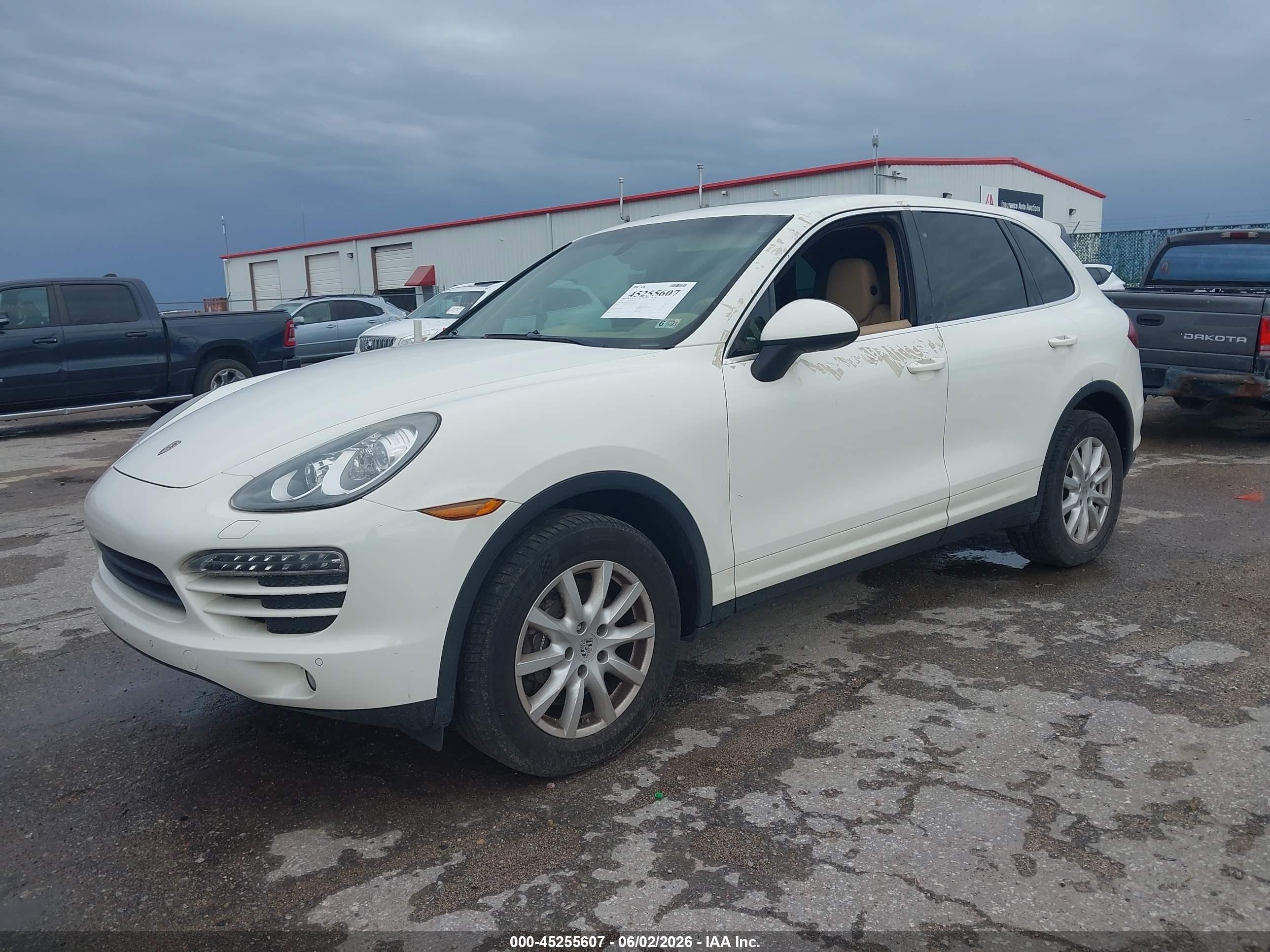 2012 Porsche Cayenne   White vin: WP1AA2A24CLA04325
