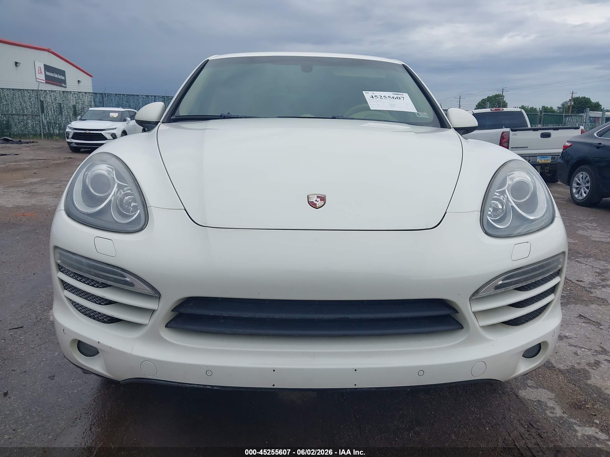 2012 Porsche Cayenne   White vin: WP1AA2A24CLA04325