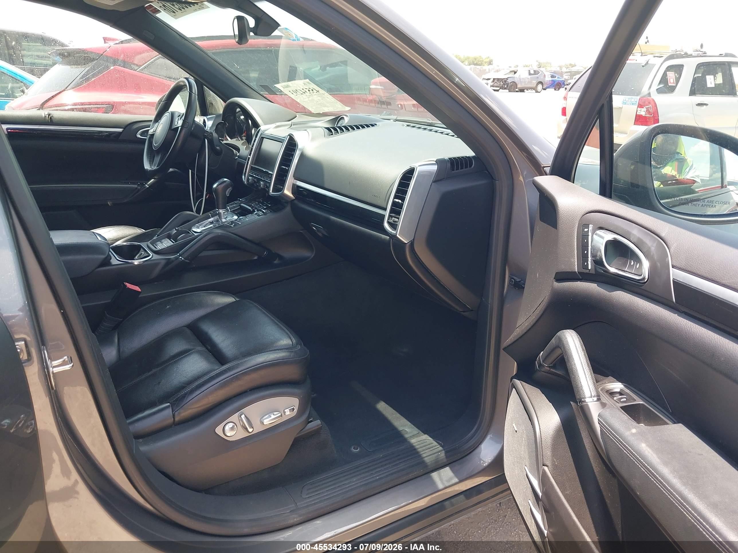 2013 Porsche Cayenne   Gray vin: WP1AA2A24DLA12474