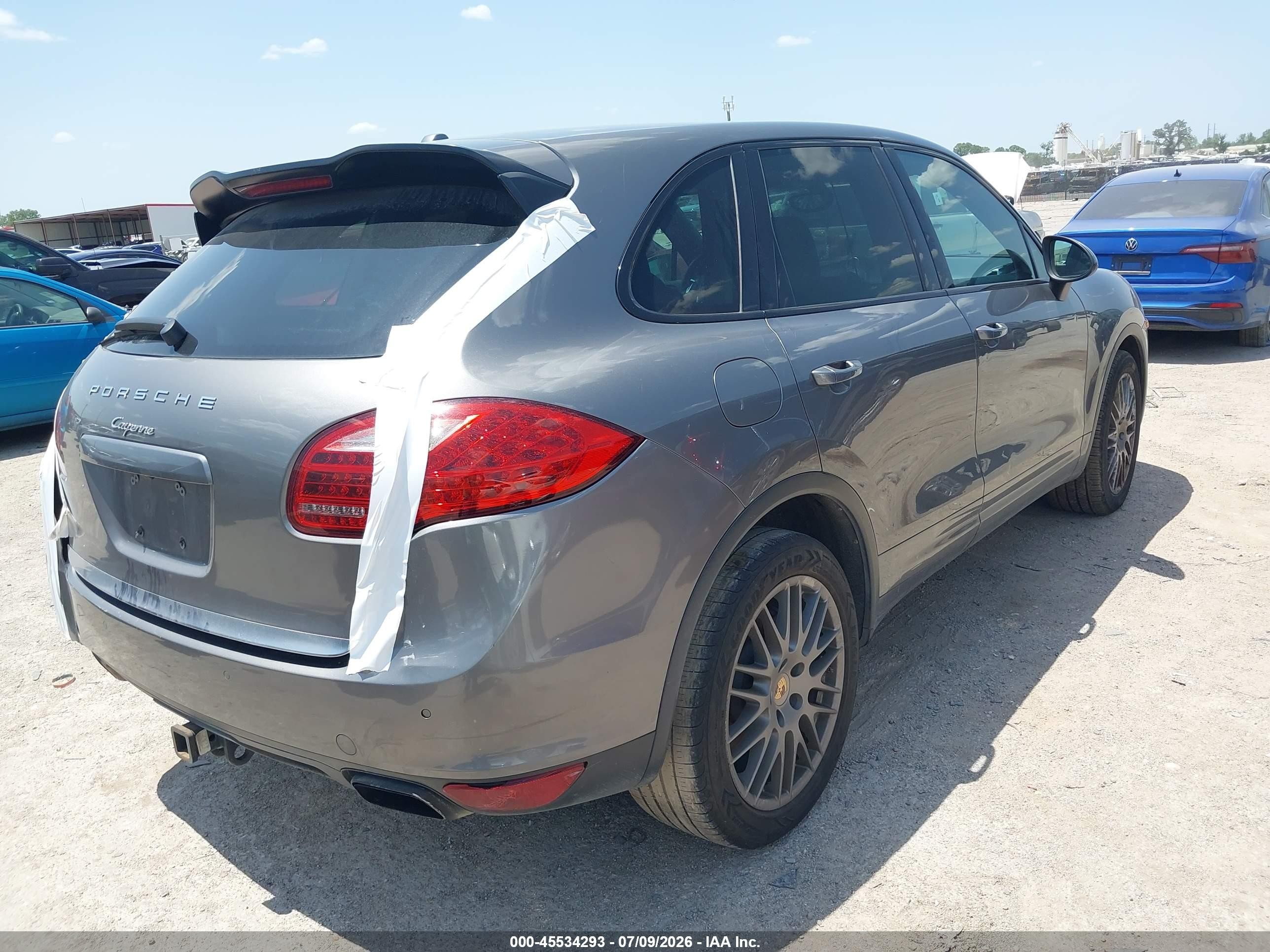 2013 Porsche Cayenne   Gray vin: WP1AA2A24DLA12474