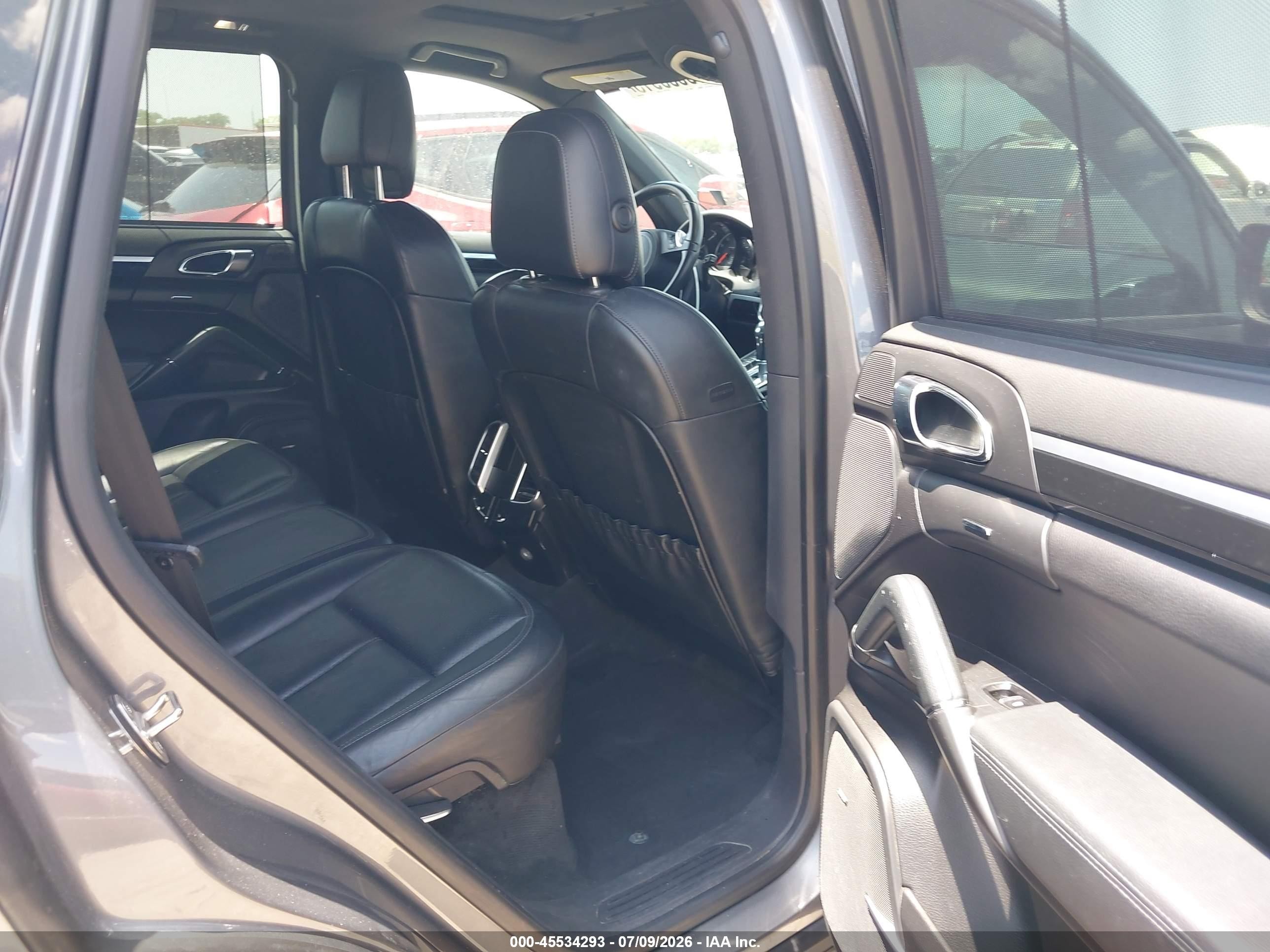 2013 Porsche Cayenne   Gray vin: WP1AA2A24DLA12474