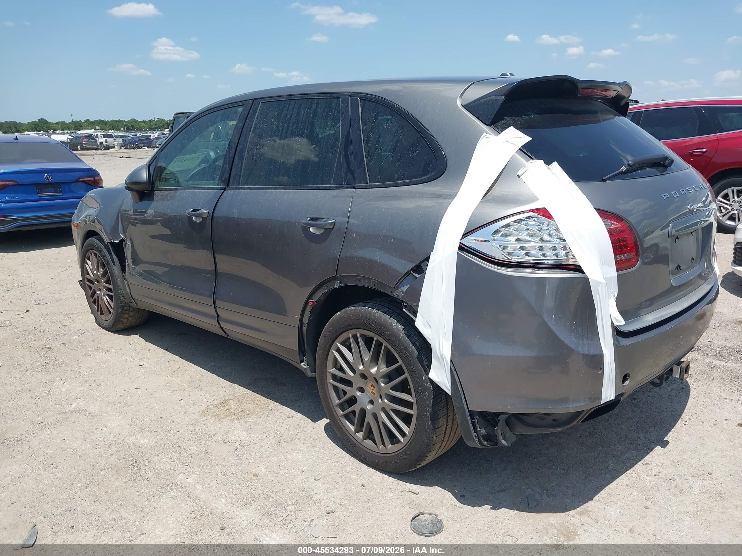 2013 Porsche Cayenne   Gray vin: WP1AA2A24DLA12474