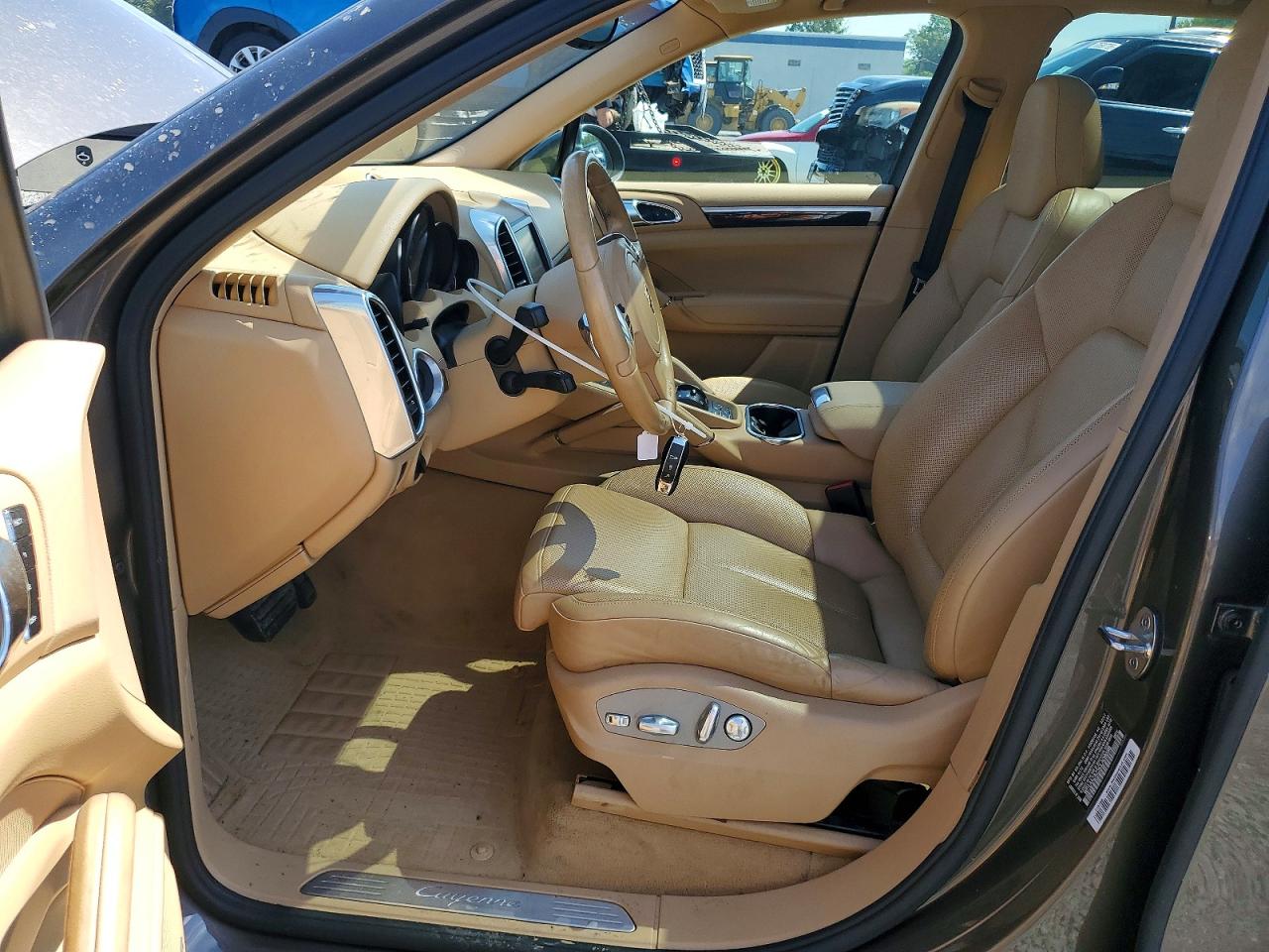 2012 Porsche Cayenne Brown vin: WP1AA2A25CLA08688