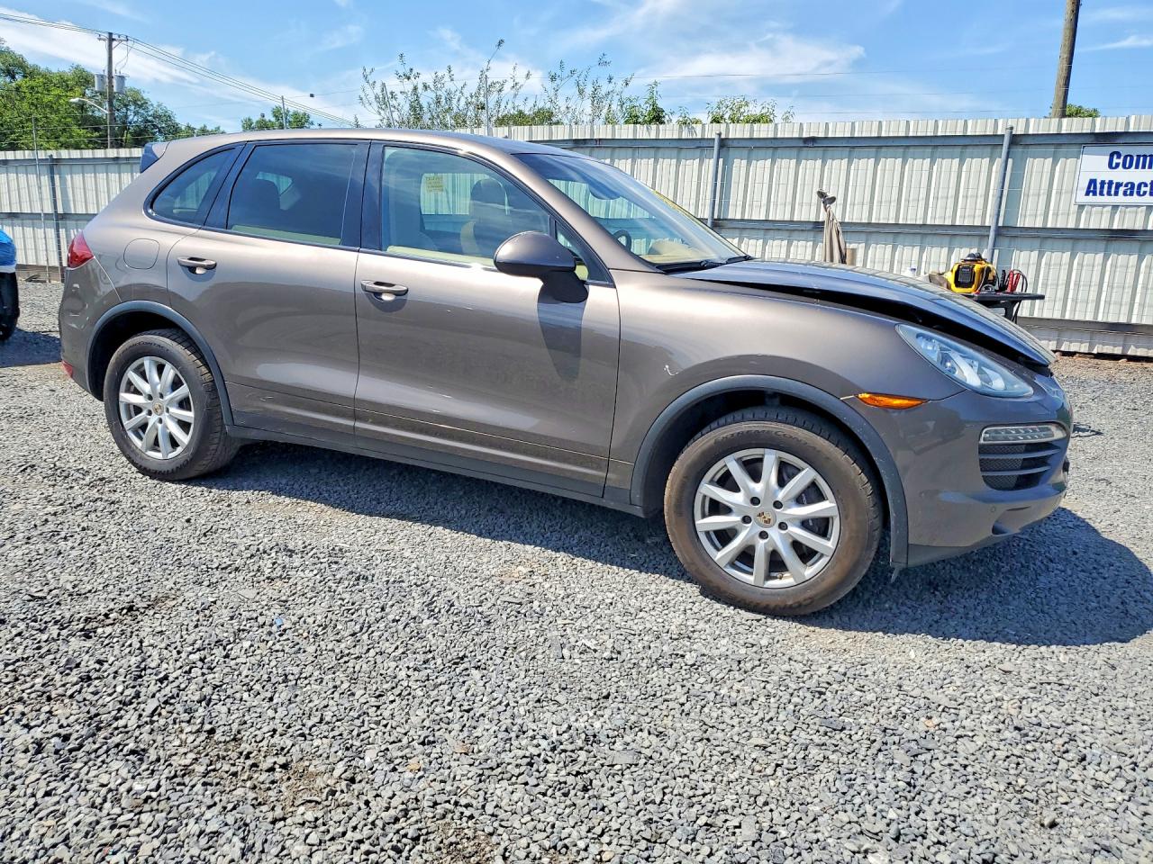 2012 Porsche Cayenne Brown vin: WP1AA2A25CLA08688