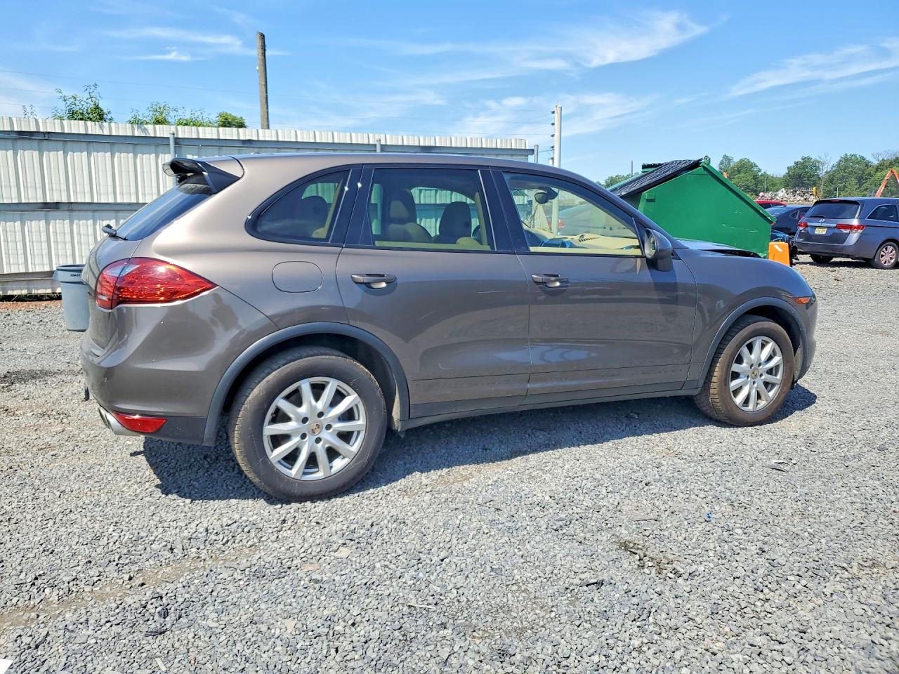 2012 Porsche Cayenne Brown vin: WP1AA2A25CLA08688