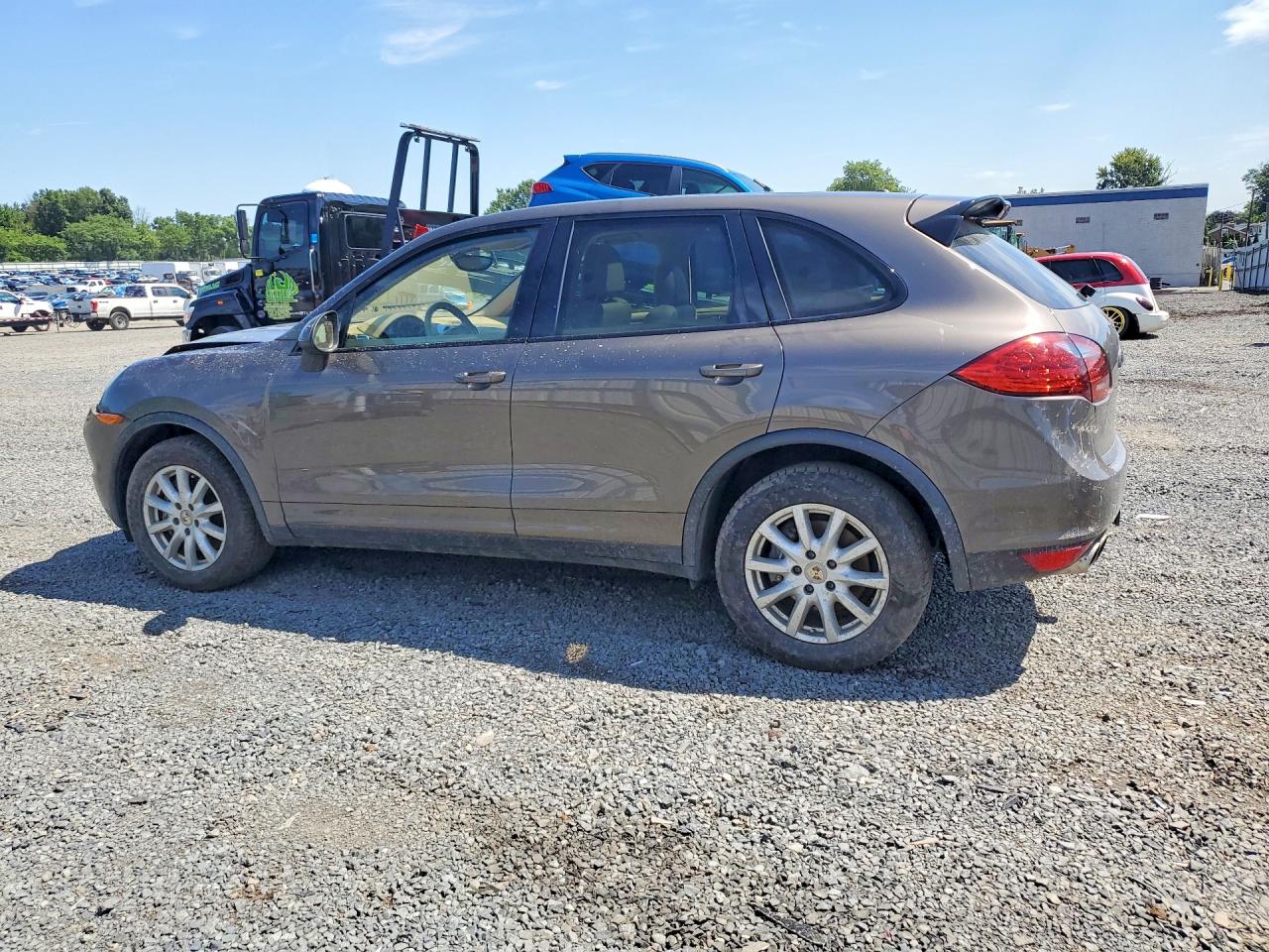 2012 Porsche Cayenne Brown vin: WP1AA2A25CLA08688