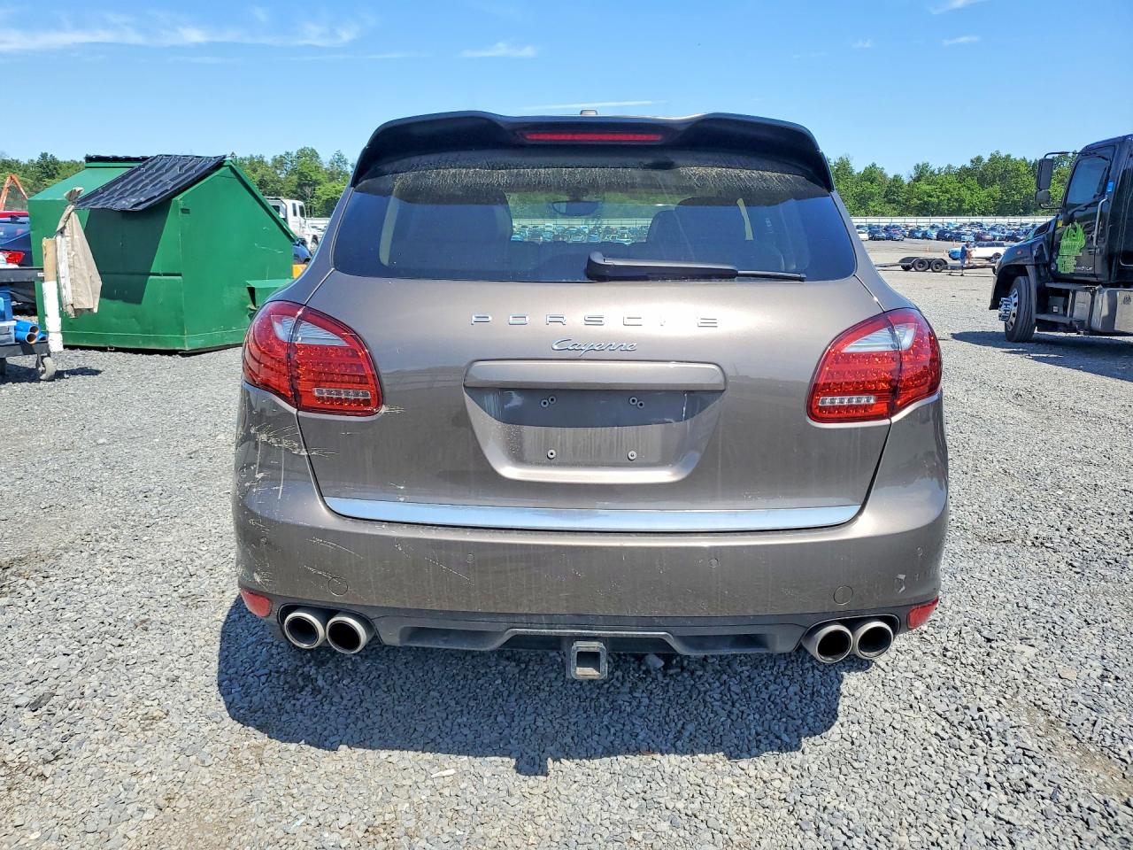 2012 Porsche Cayenne Brown vin: WP1AA2A25CLA08688