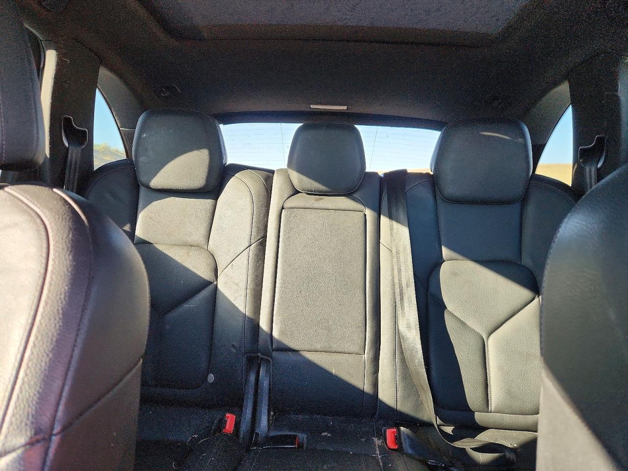 2012 Porsche Cayenne Gray vin: WP1AA2A25CLA12644