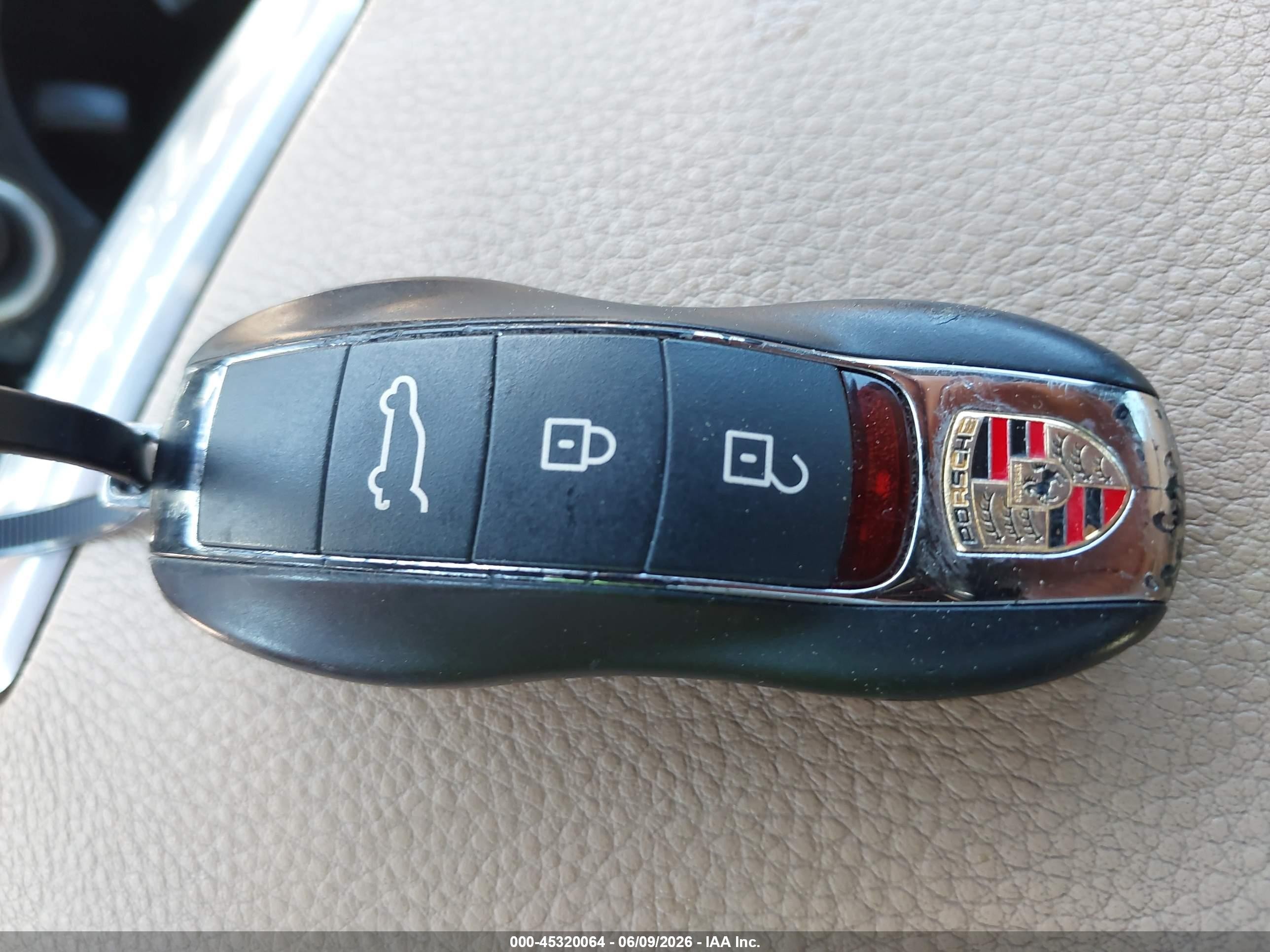 2014 Porsche Cayenne Platinum Edition Черный vin: WP1AA2A25ELA90778