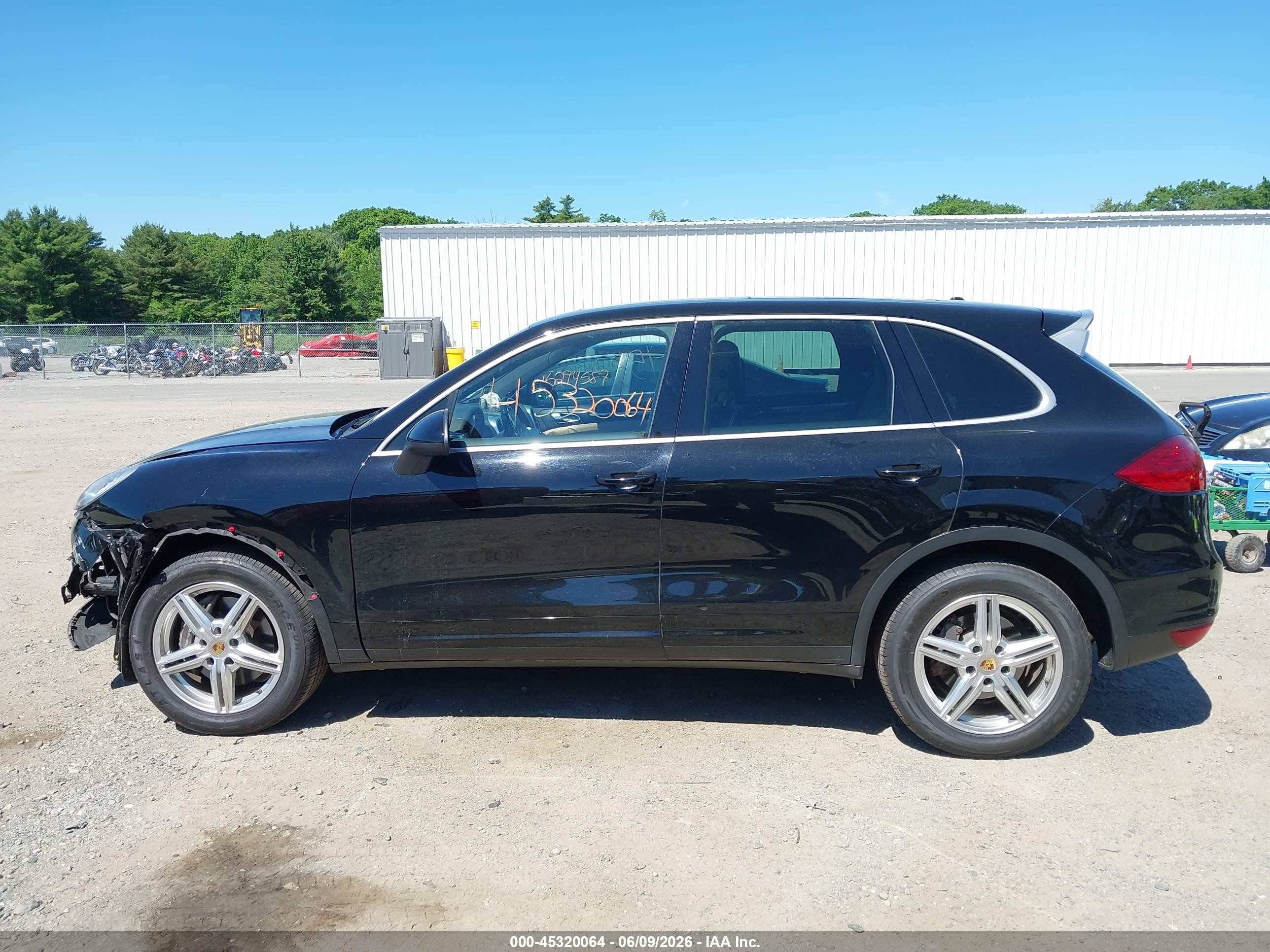 2014 Porsche Cayenne Platinum Edition Черный vin: WP1AA2A25ELA90778