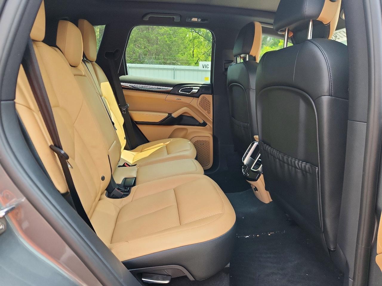 2014 Porsche Cayenne Gray vin: WP1AA2A25ELA95771