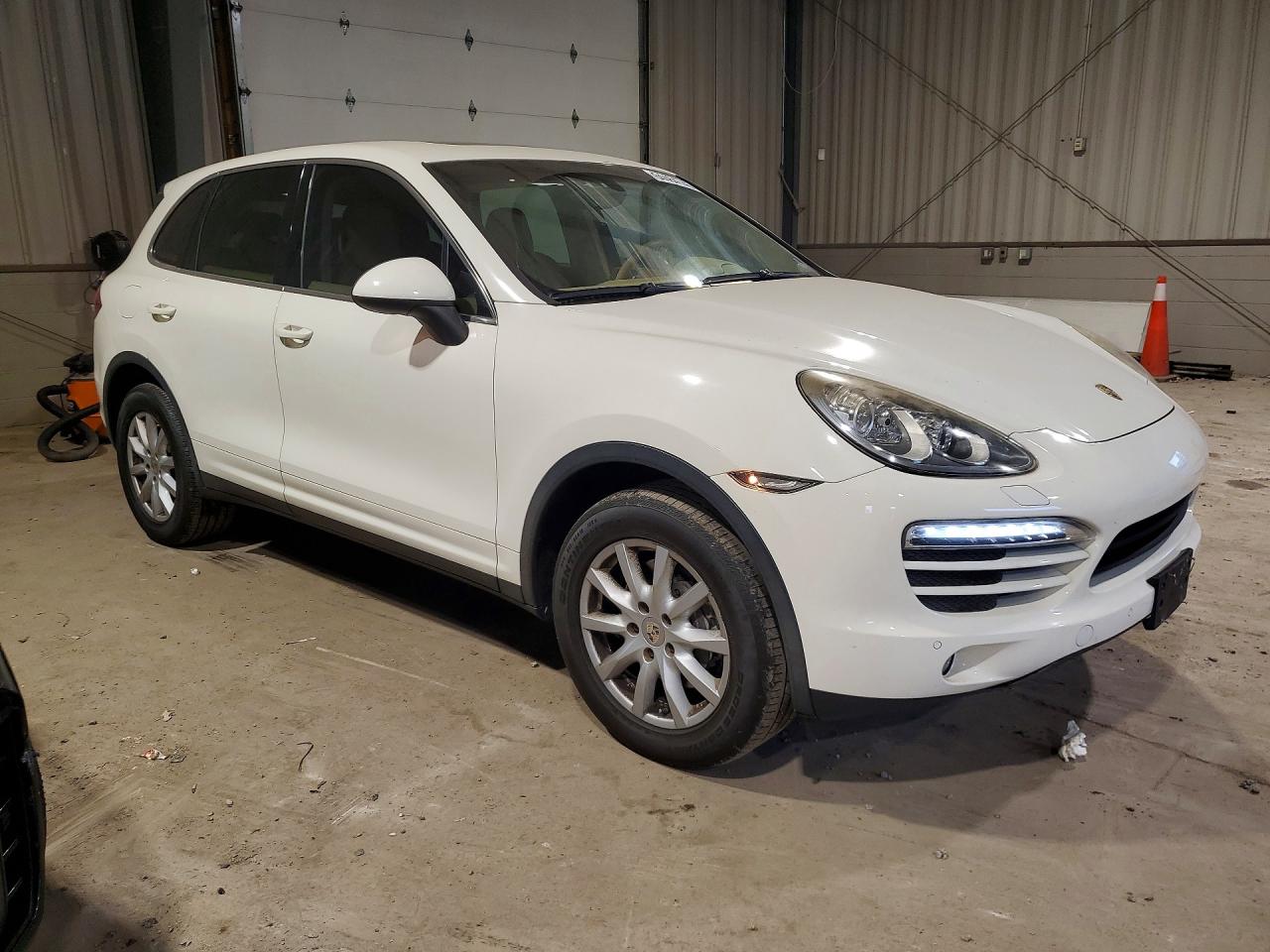 2011 Porsche Cayenne White vin: WP1AA2A26BLA04311