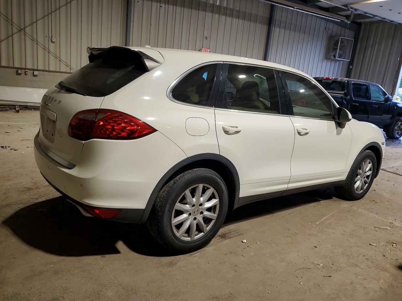 2011 Porsche Cayenne White vin: WP1AA2A26BLA04311