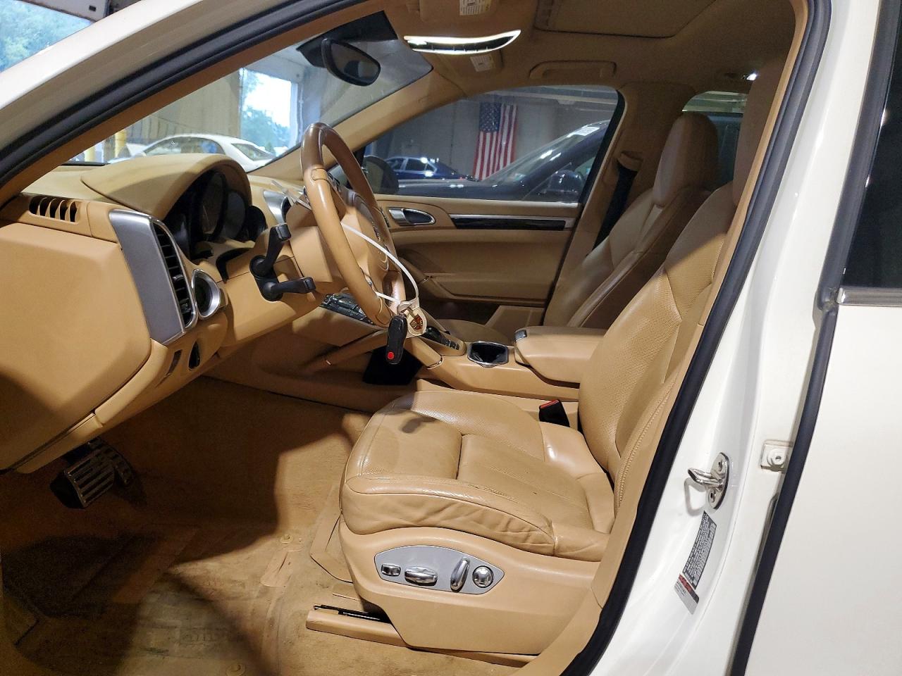 2011 Porsche Cayenne White vin: WP1AA2A26BLA04311
