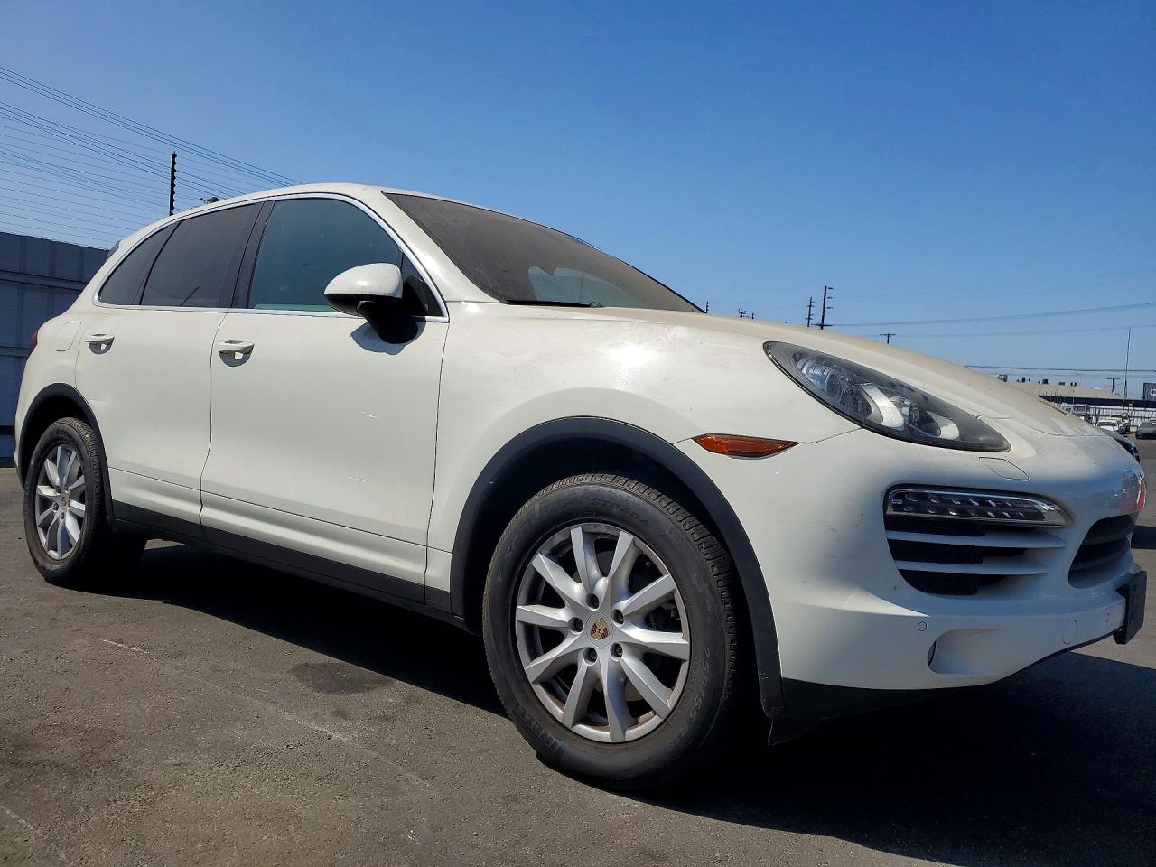 2011 Porsche Cayenne 4d White vin: WP1AA2A26BLA09718