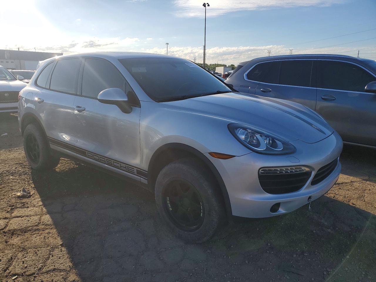 2012 Porsche Cayenne Gray vin: WP1AA2A26CLA09784