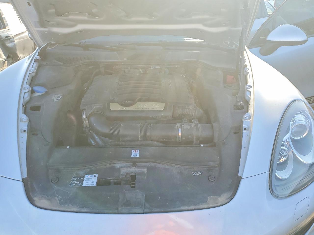 2012 Porsche Cayenne Gray vin: WP1AA2A26CLA09784