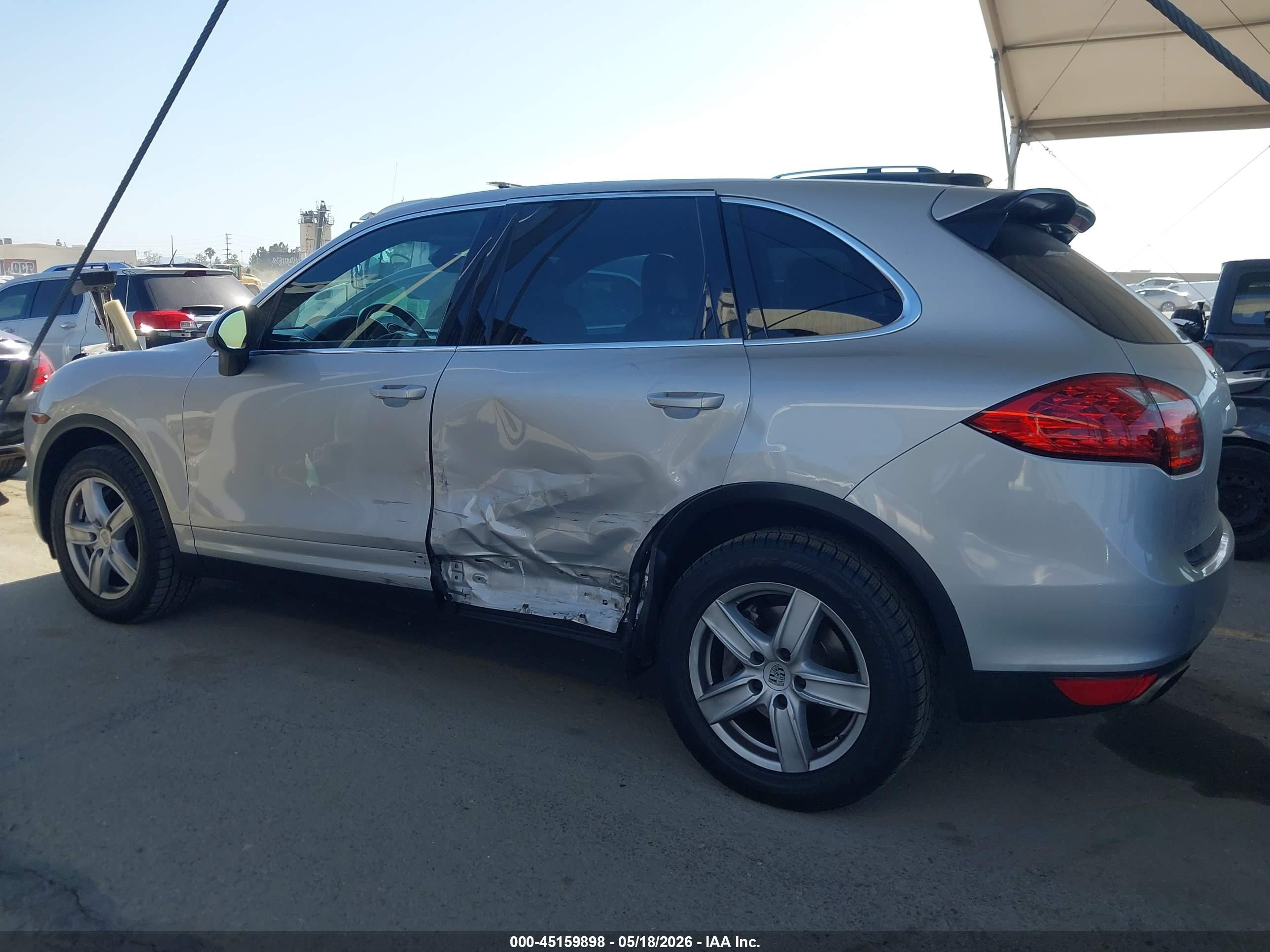 2012 Porsche Cayenne   Silver vin: WP1AA2A26CLA10143