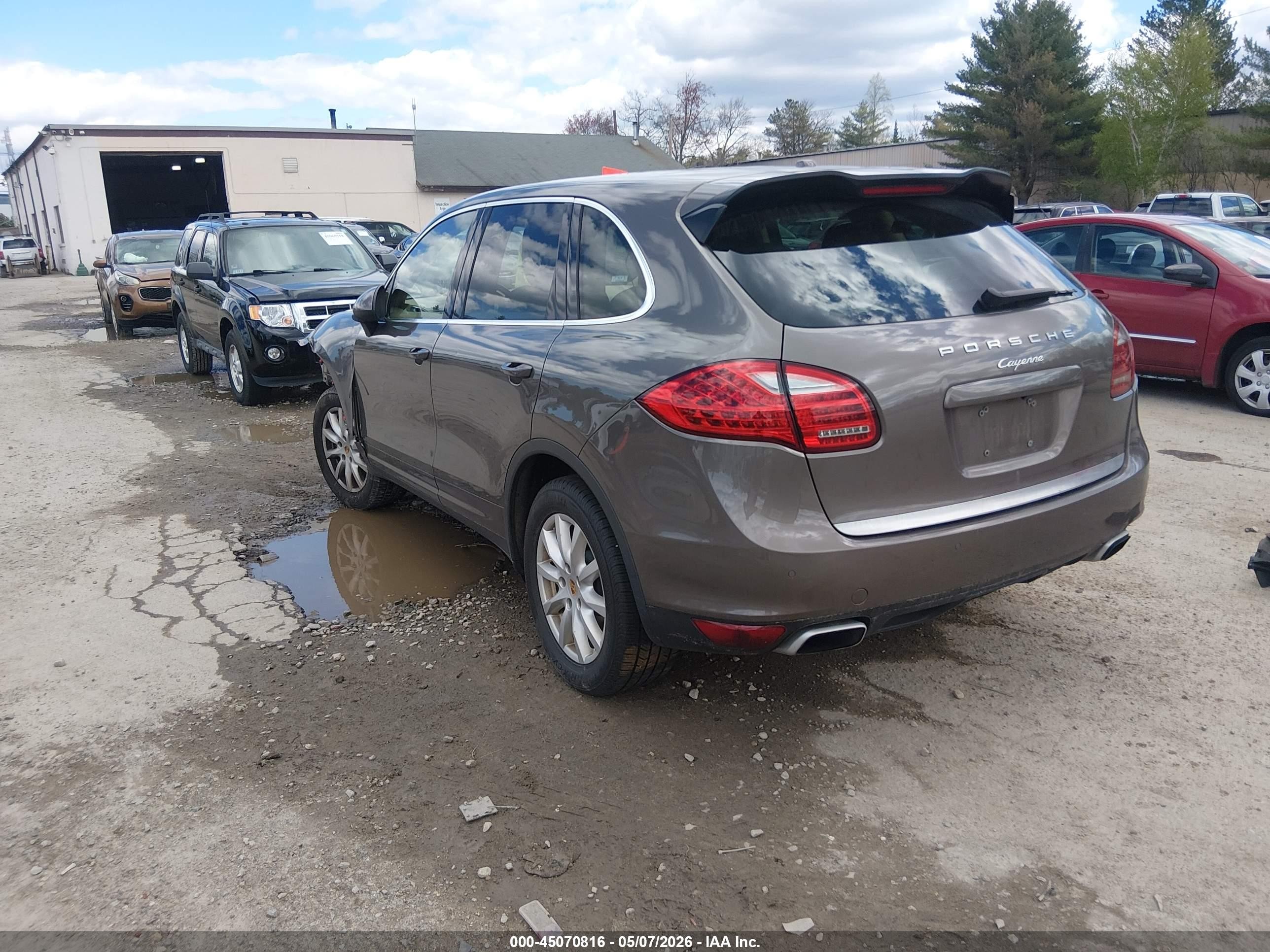 2014 Porsche Cayenne Brown vin: WP1AA2A26ELA97612