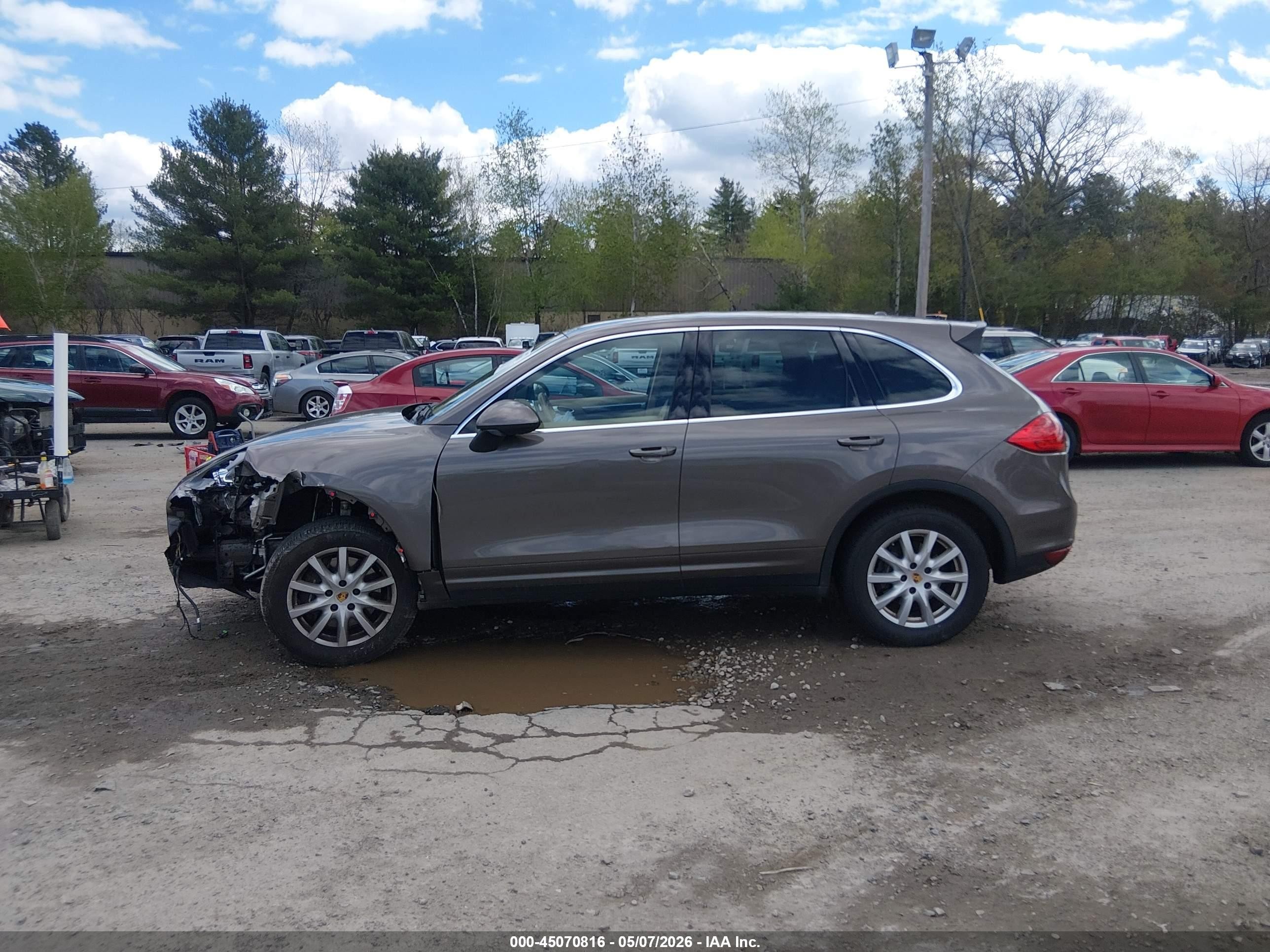 2014 Porsche Cayenne Brown vin: WP1AA2A26ELA97612