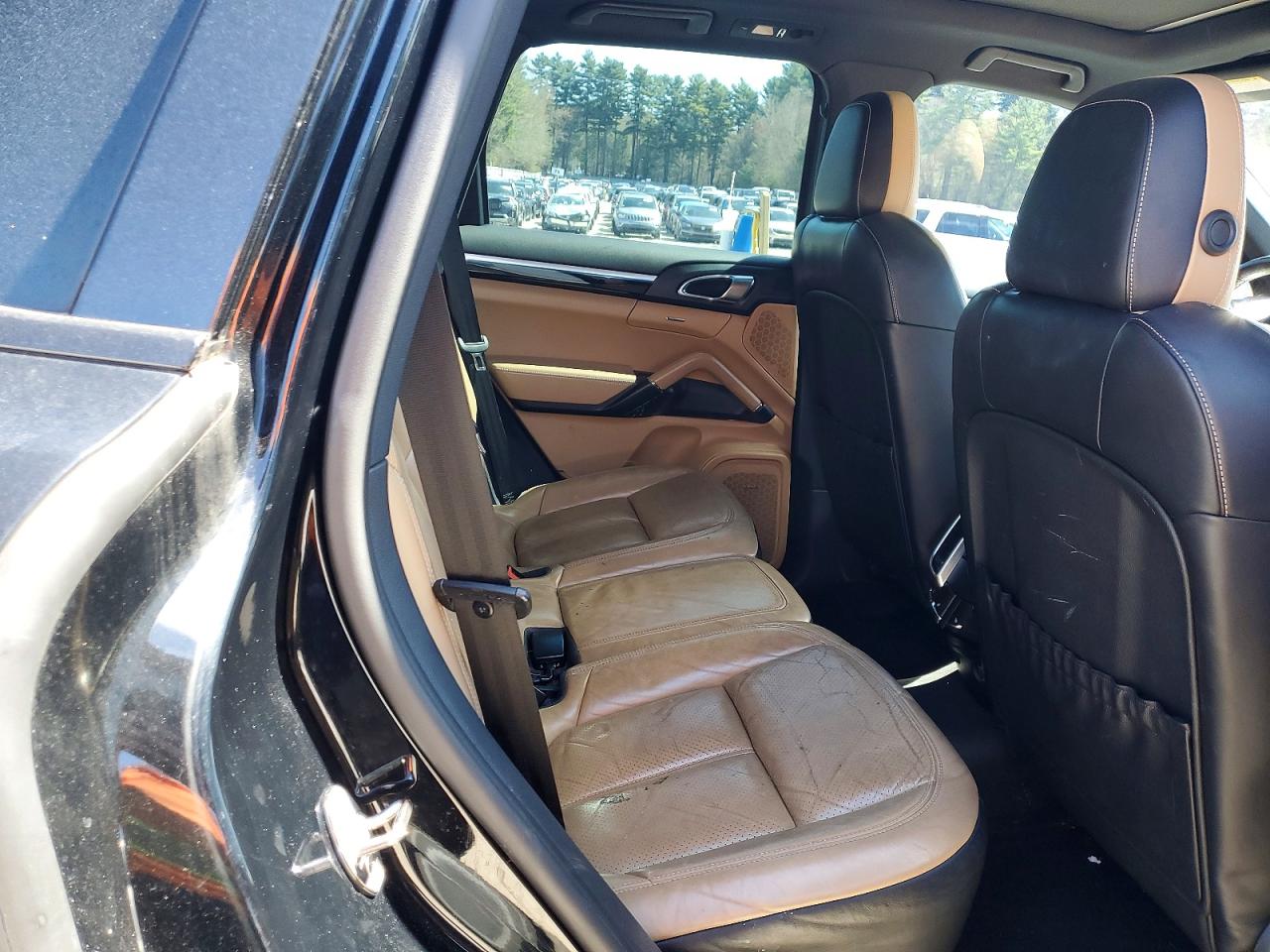 2017 Porsche Cayenne Black vin: WP1AA2A26HKA92016