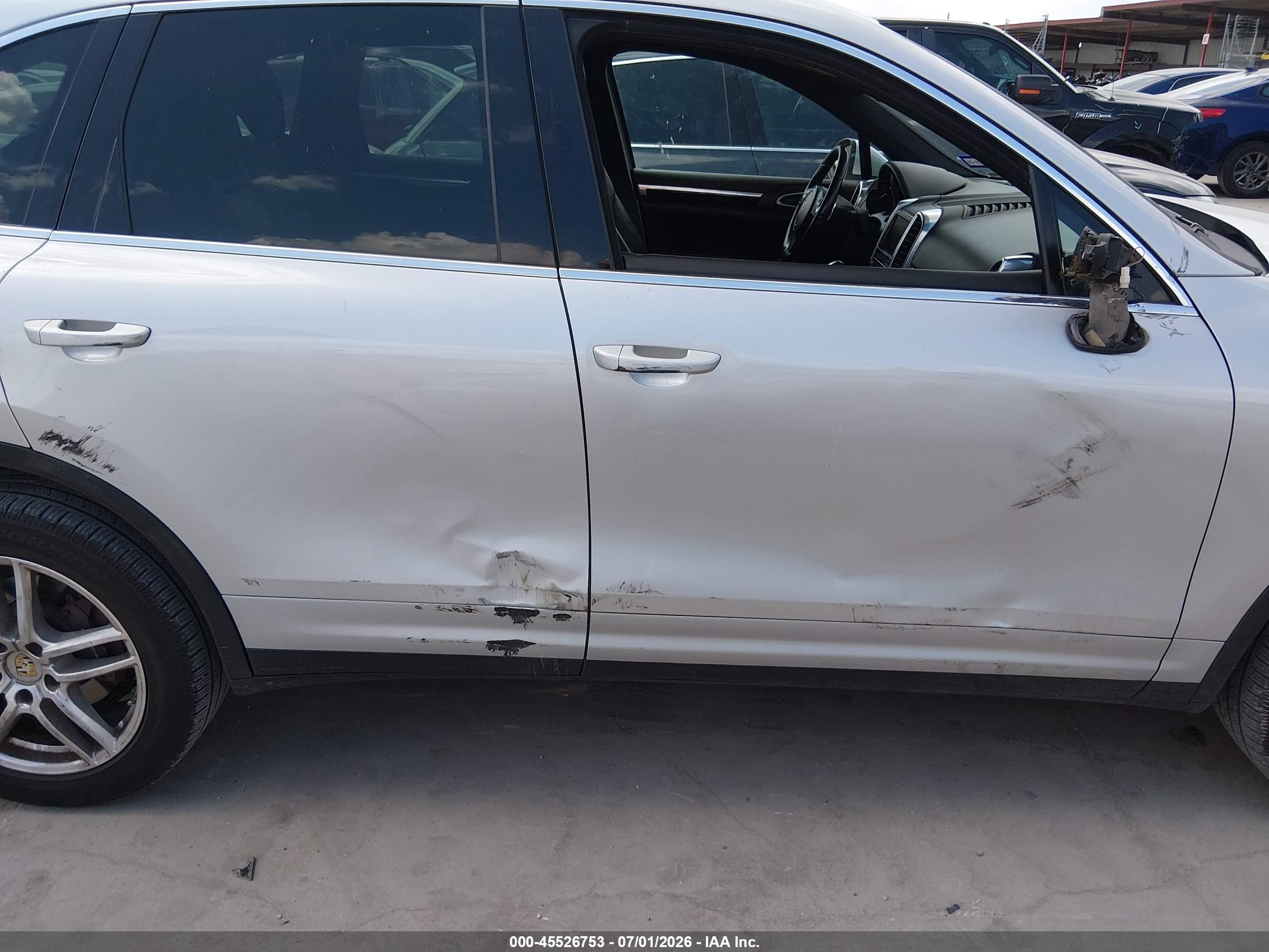 2011 Porsche Cayenne   Silver vin: WP1AA2A27BLA03698