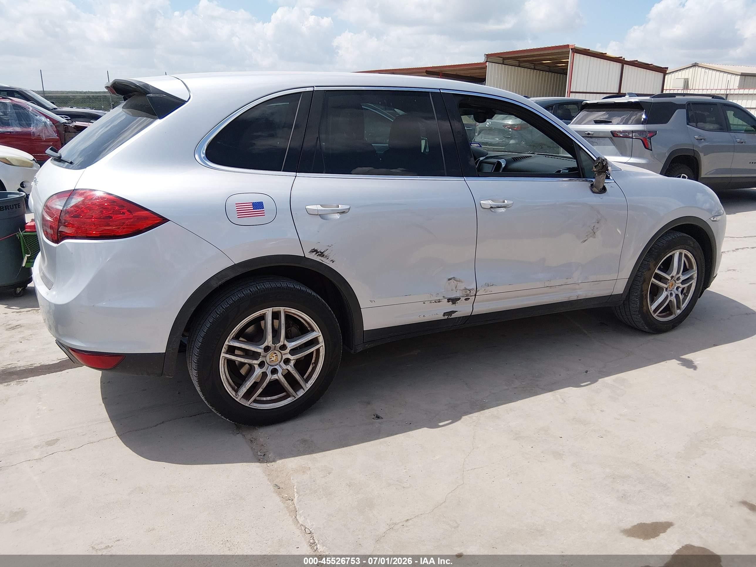 2011 Porsche Cayenne   Silver vin: WP1AA2A27BLA03698