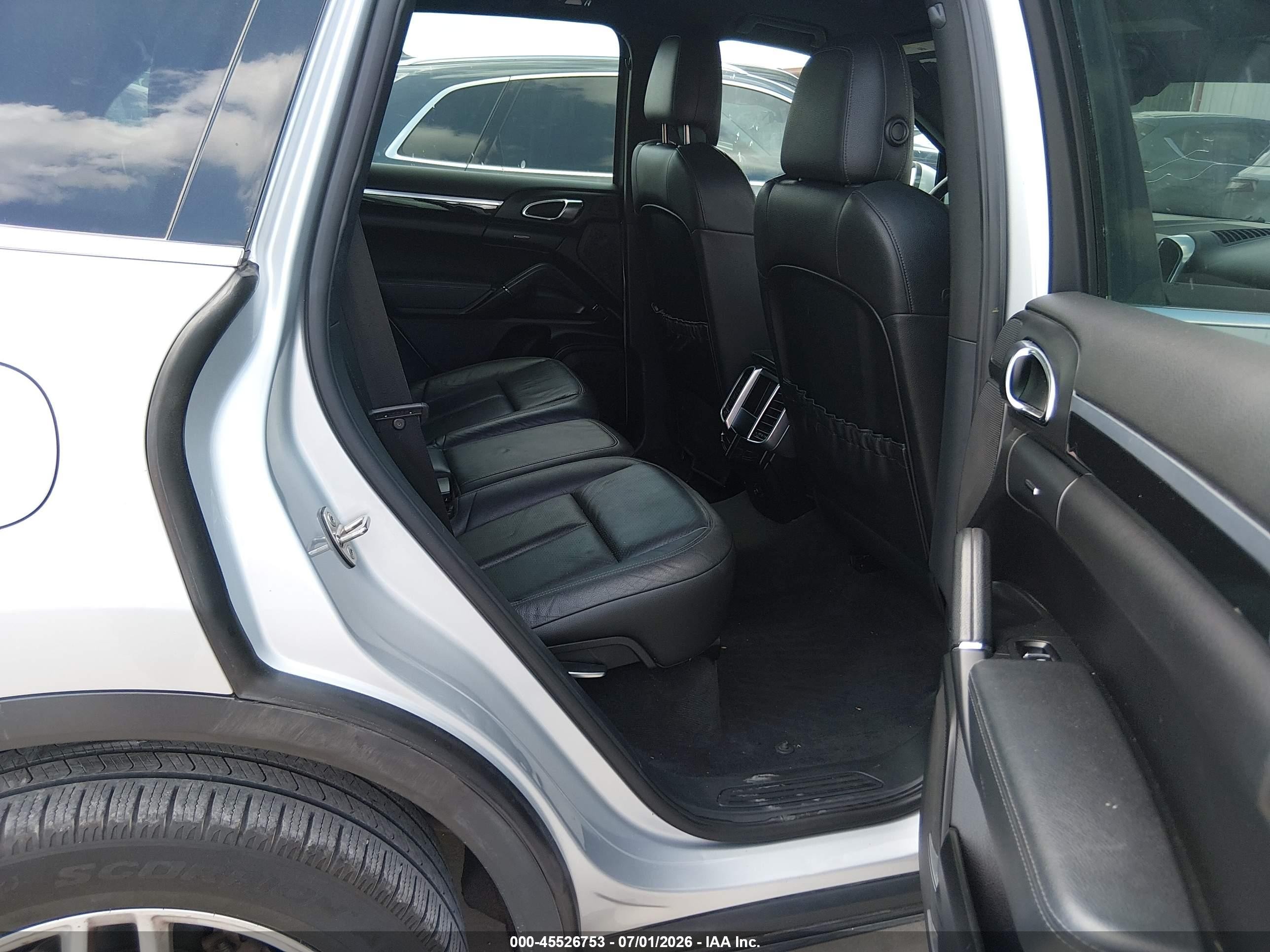 2011 Porsche Cayenne   Silver vin: WP1AA2A27BLA03698