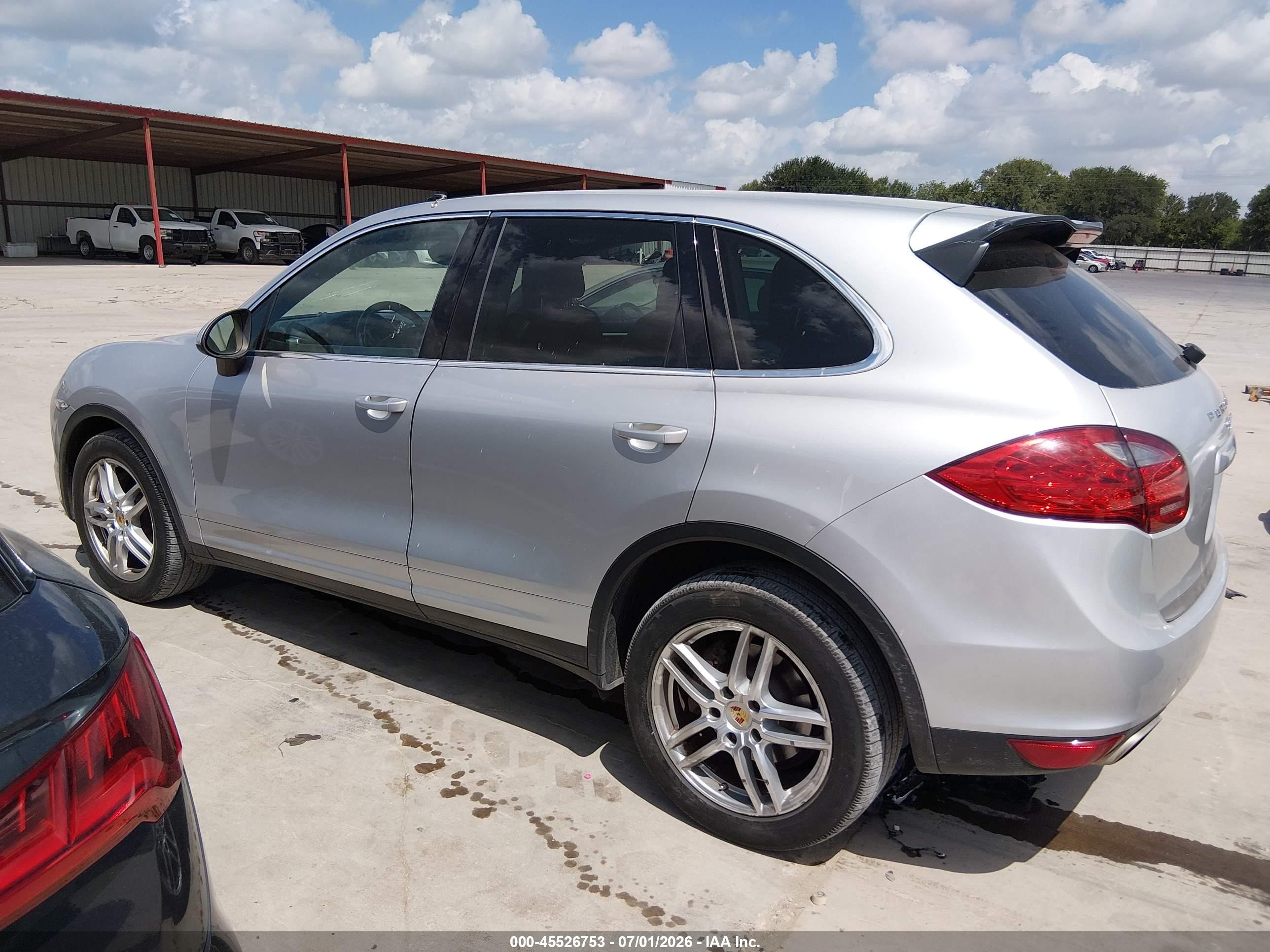 2011 Porsche Cayenne   Silver vin: WP1AA2A27BLA03698