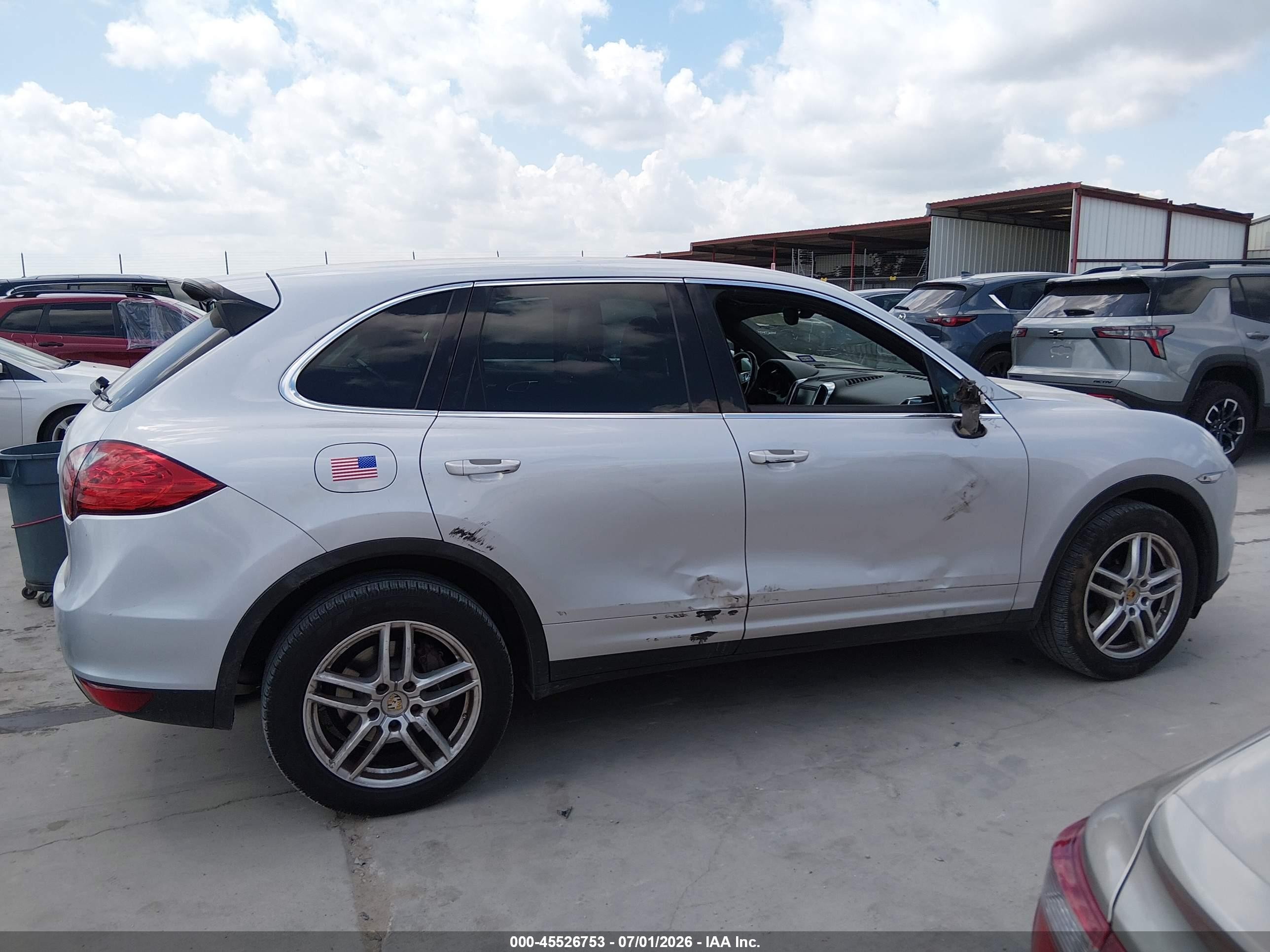 2011 Porsche Cayenne   Silver vin: WP1AA2A27BLA03698