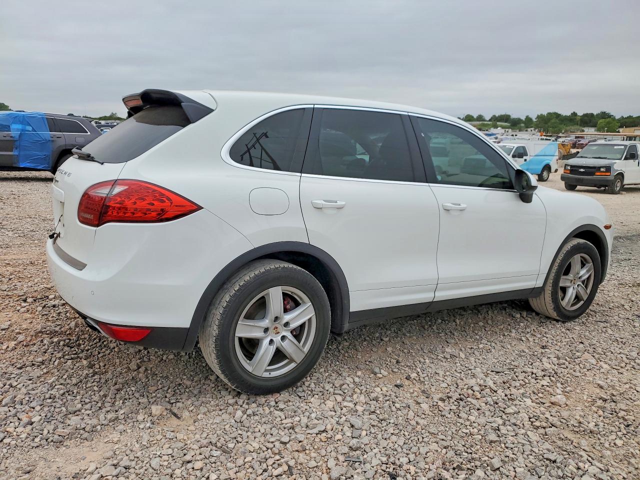 2012 Porsche Cayenne White vin: WP1AA2A27CLA10538