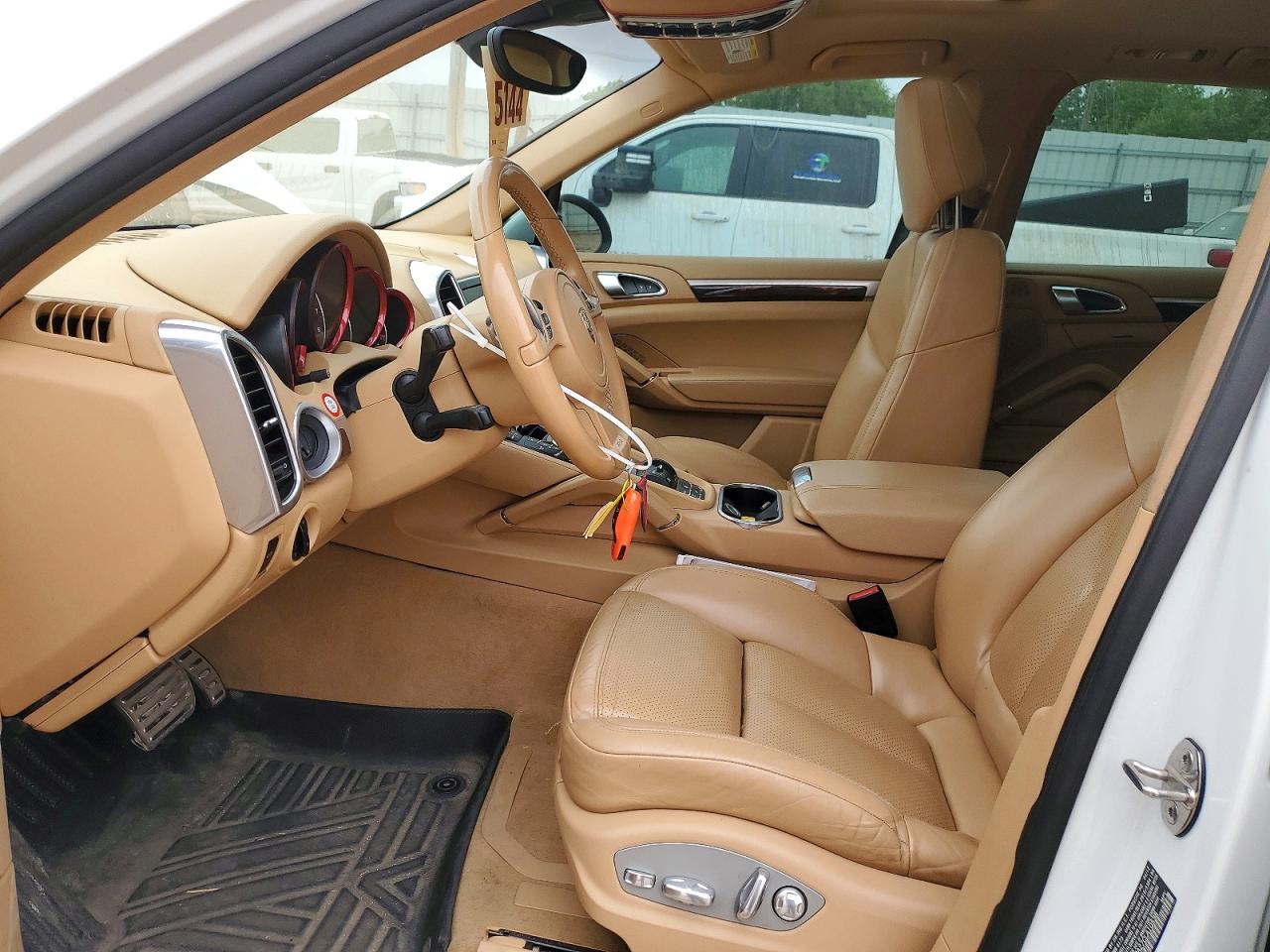 2012 Porsche Cayenne White vin: WP1AA2A27CLA10538