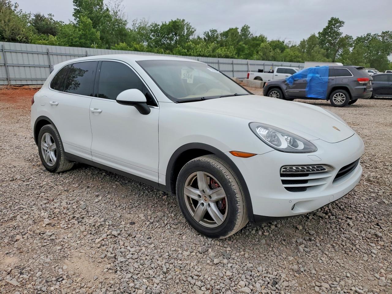 2012 Porsche Cayenne White vin: WP1AA2A27CLA10538