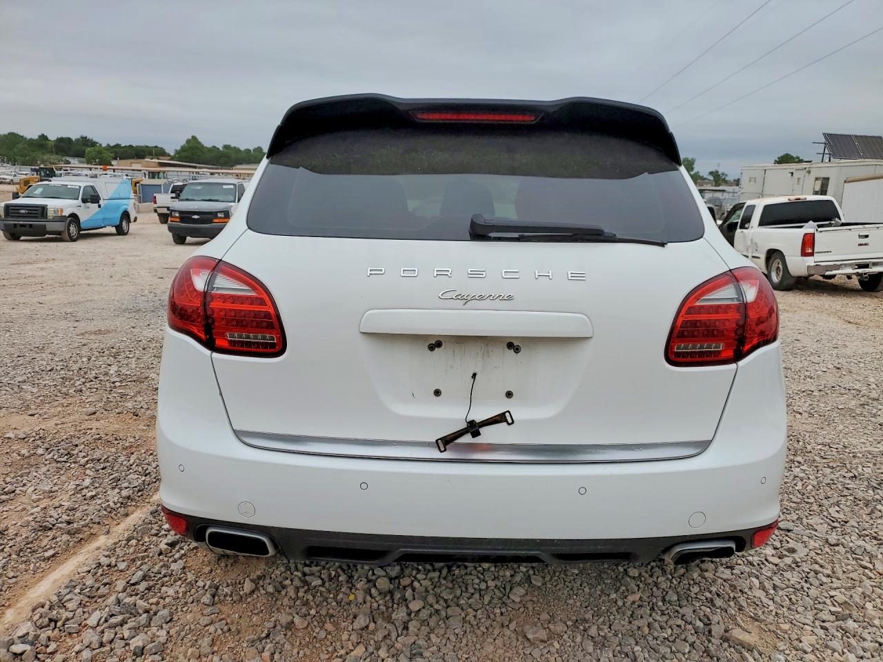 2012 Porsche Cayenne White vin: WP1AA2A27CLA10538