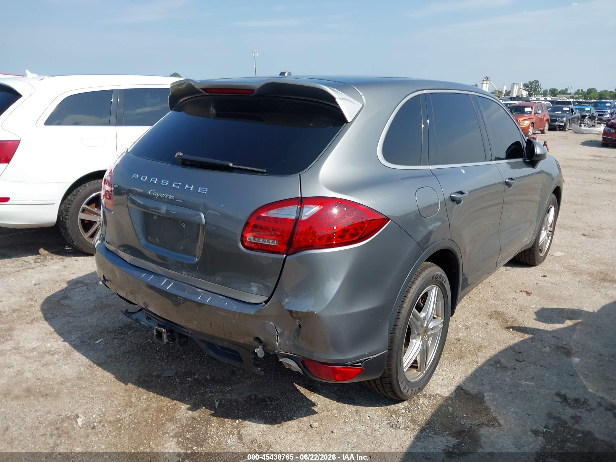 2014 Porsche Cayenne Platinum Edition Silver vin: WP1AA2A27ELA95271