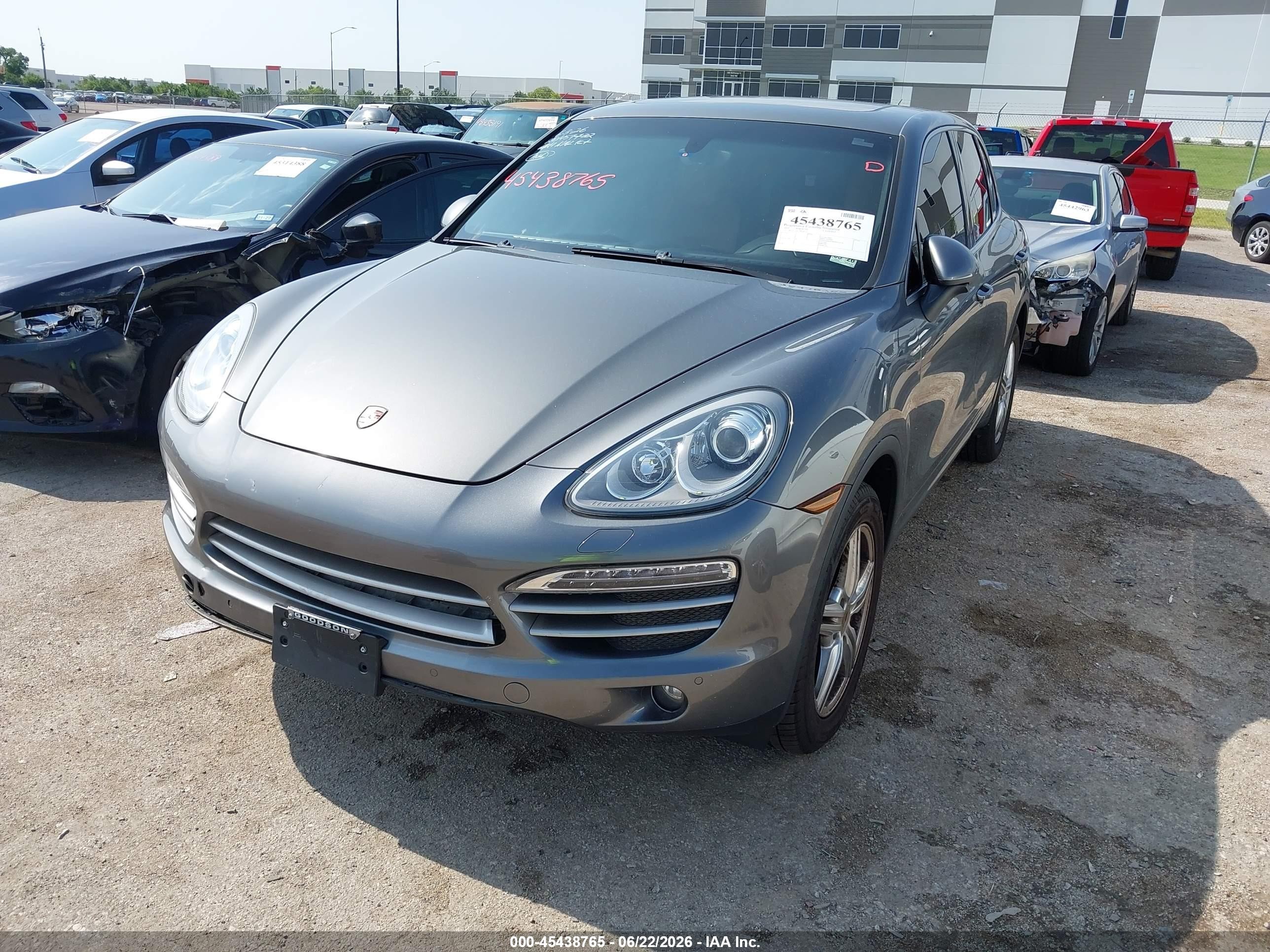 2014 Porsche Cayenne Platinum Edition Silver vin: WP1AA2A27ELA95271