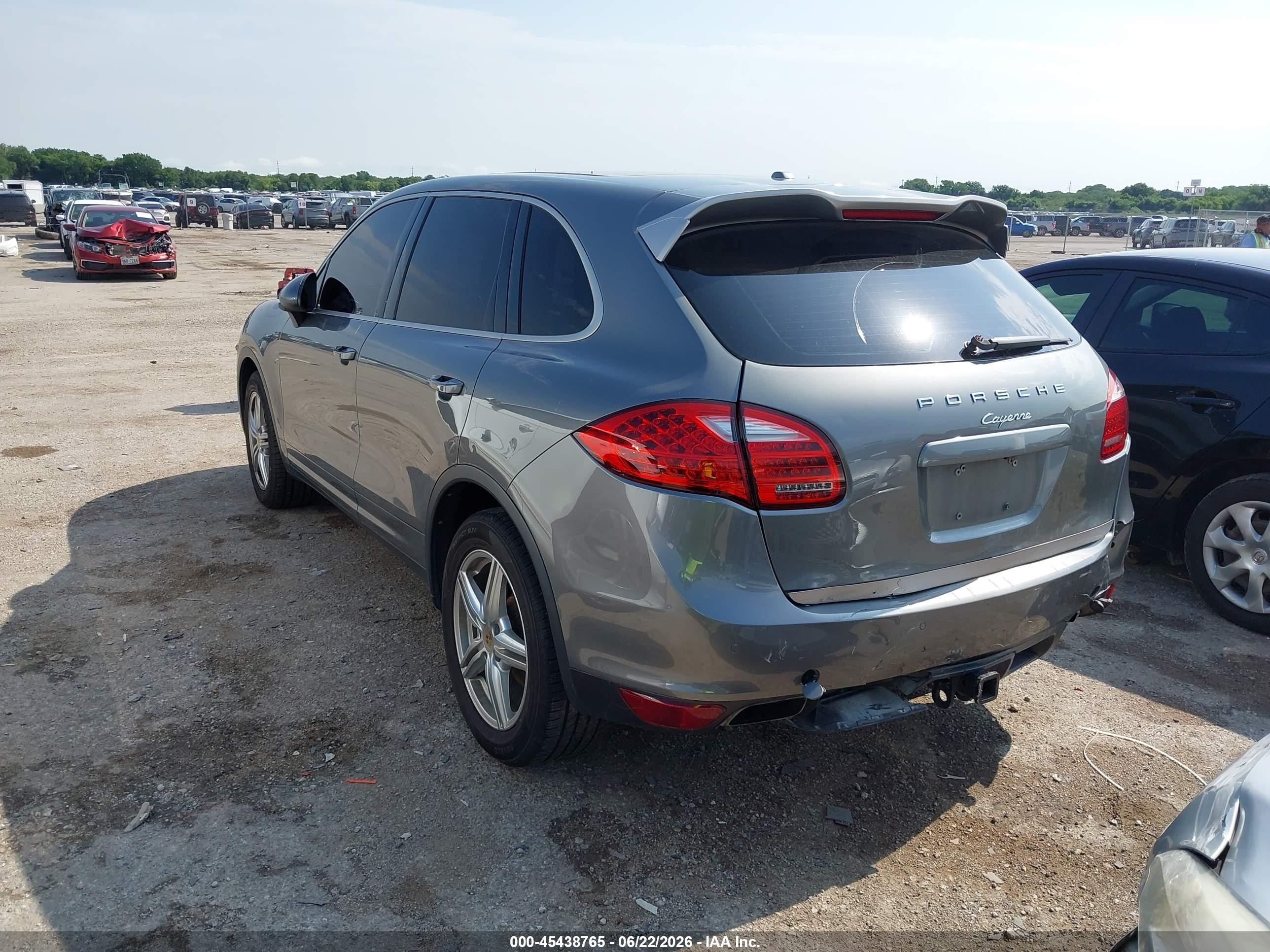 2014 Porsche Cayenne Platinum Edition Silver vin: WP1AA2A27ELA95271