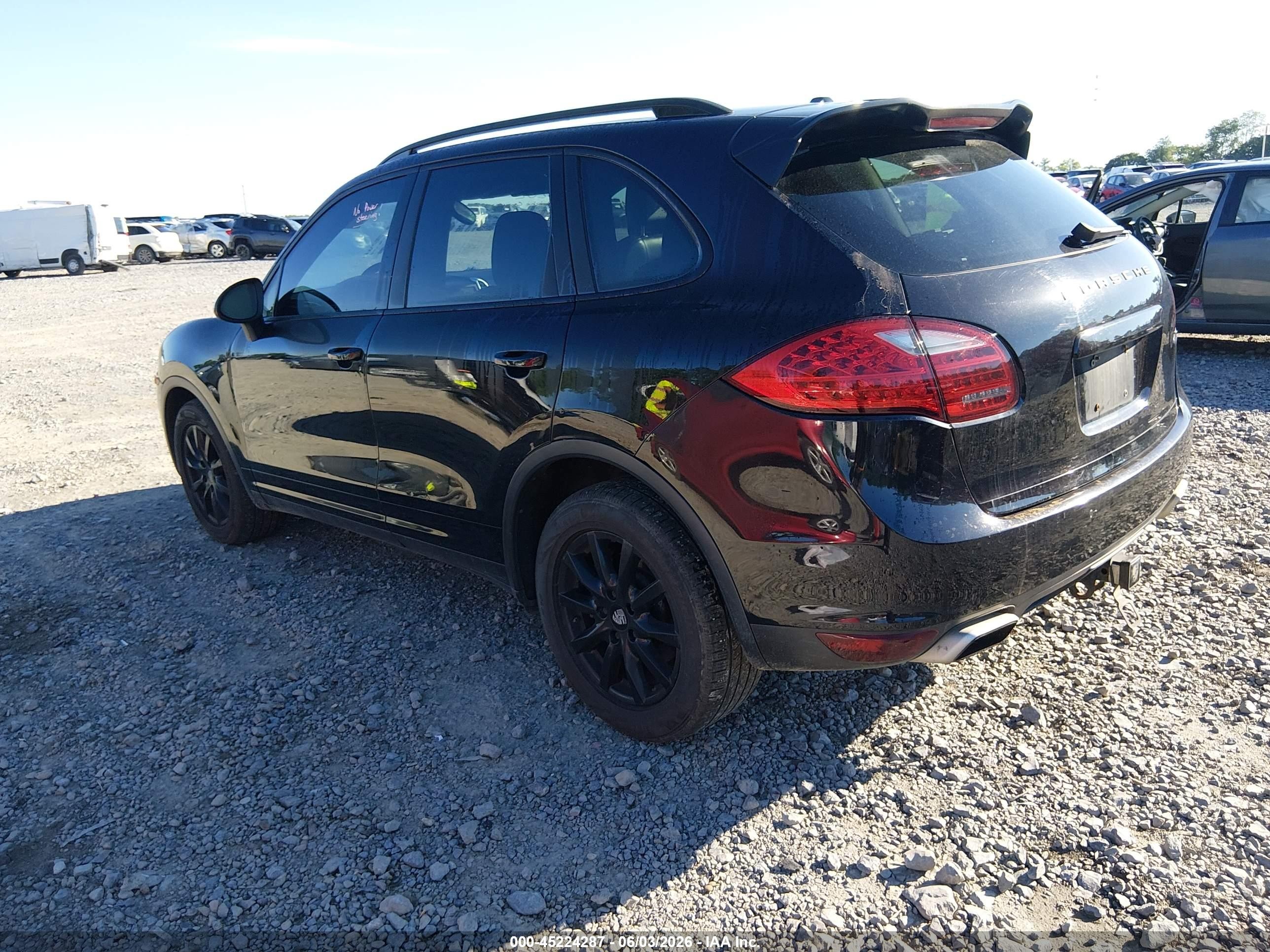 2012 Porsche Cayenne Черный vin: WP1AA2A28CLA04649