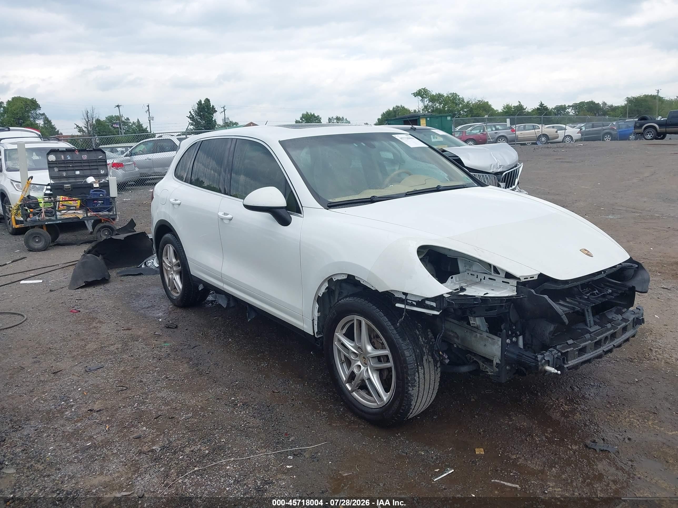2012 Porsche Cayenne   White vin: WP1AA2A28CLA09317