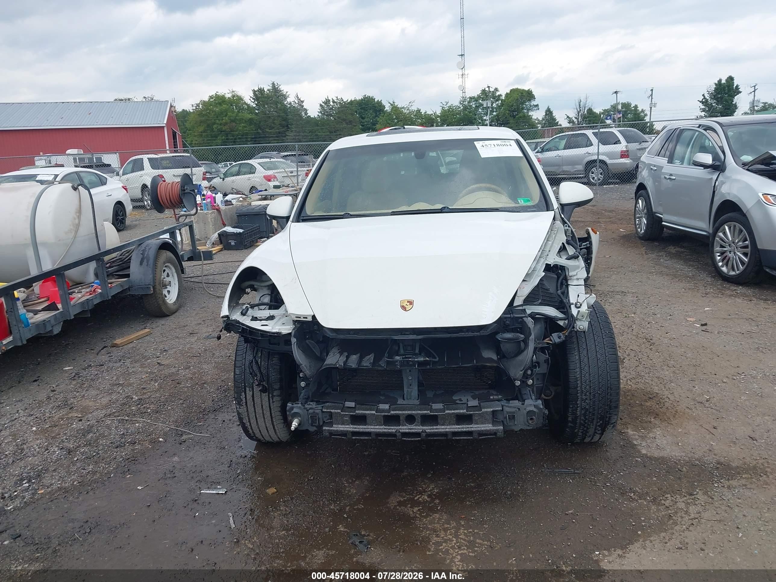 2012 Porsche Cayenne   White vin: WP1AA2A28CLA09317