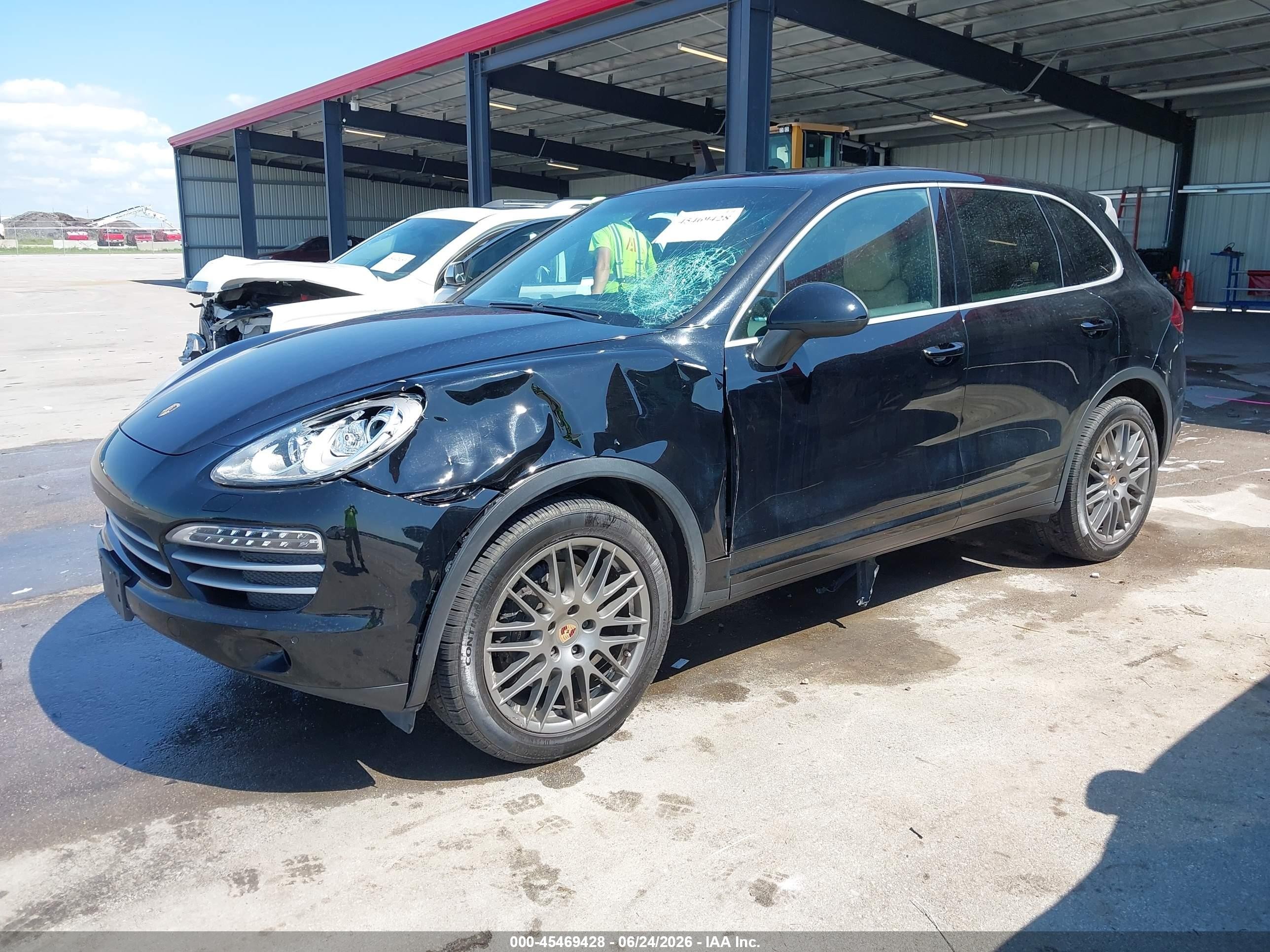 2014 Porsche Cayenne   Черный vin: WP1AA2A28ELA08865